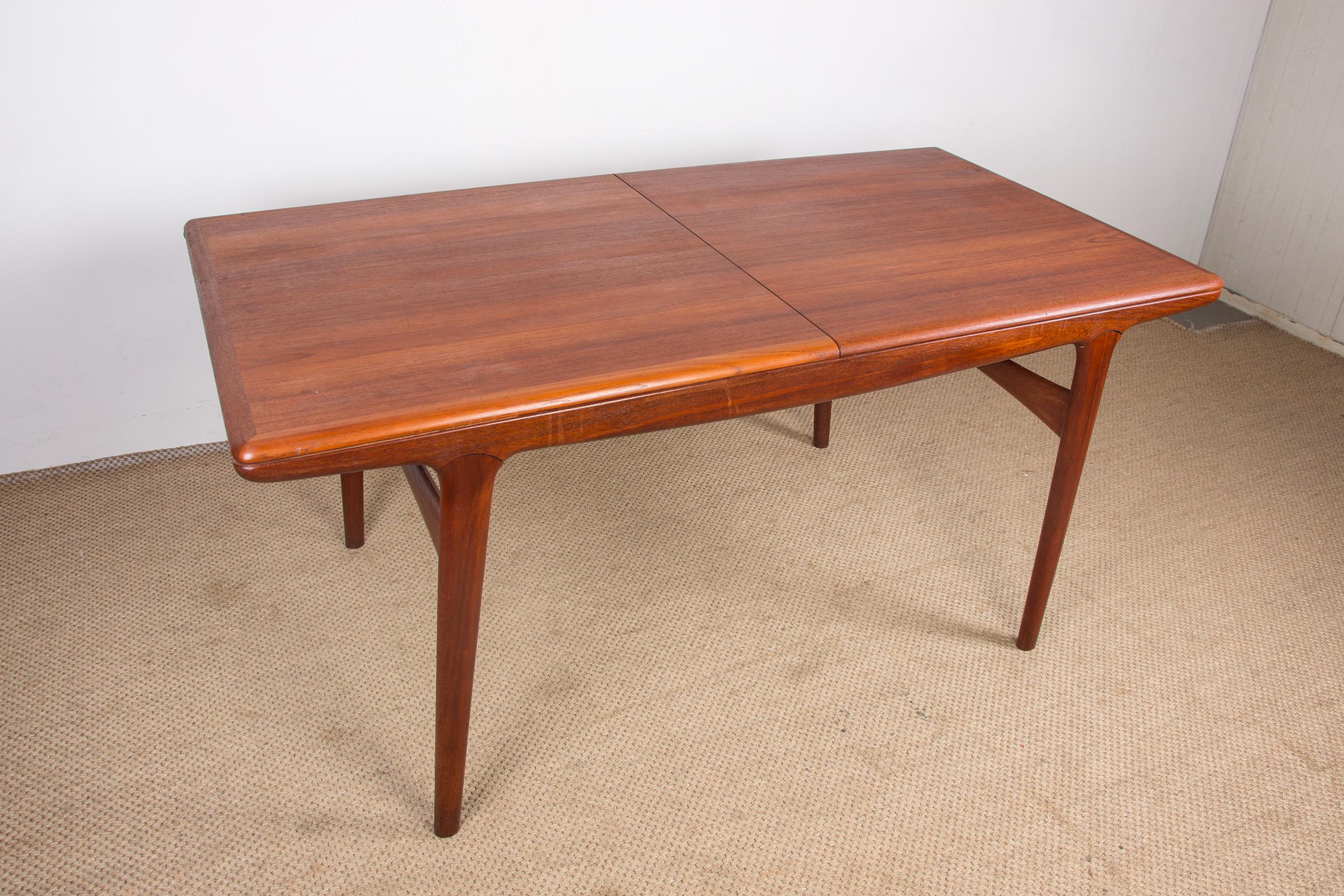 Very Large Extendable Danish Teak Table Model 207 by Arne Hovmand-Olsen for Moge 2