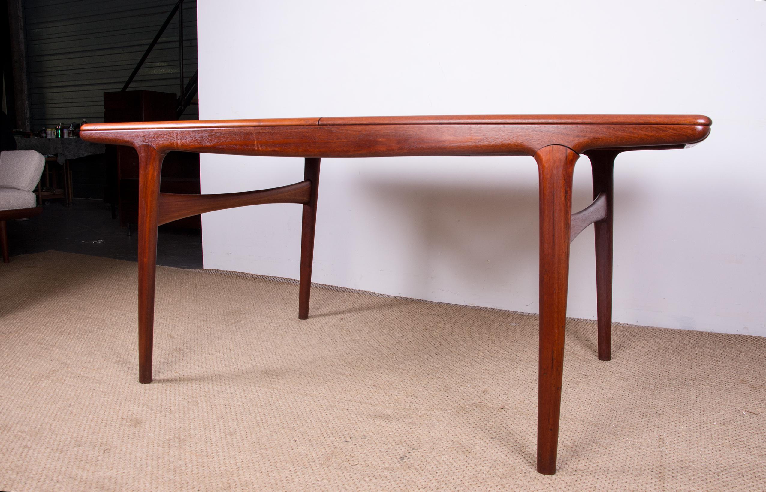 Very Large Extendable Danish Teak Table Model 207 by Arne Hovmand-Olsen for Moge 4