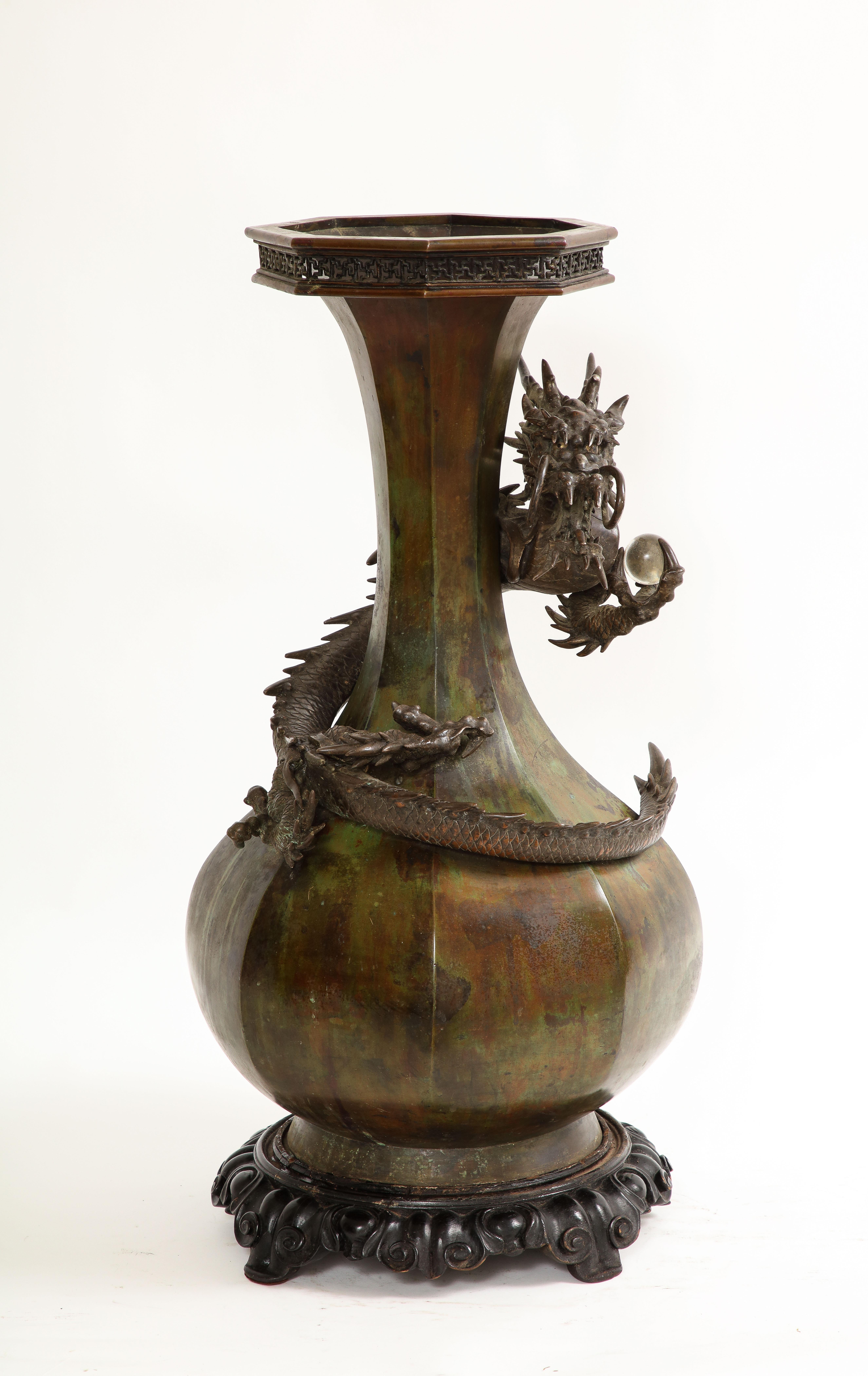 Very Large Fantastic Japanese Meji Period Patinated Bronze Dragon Vase For Sale 1