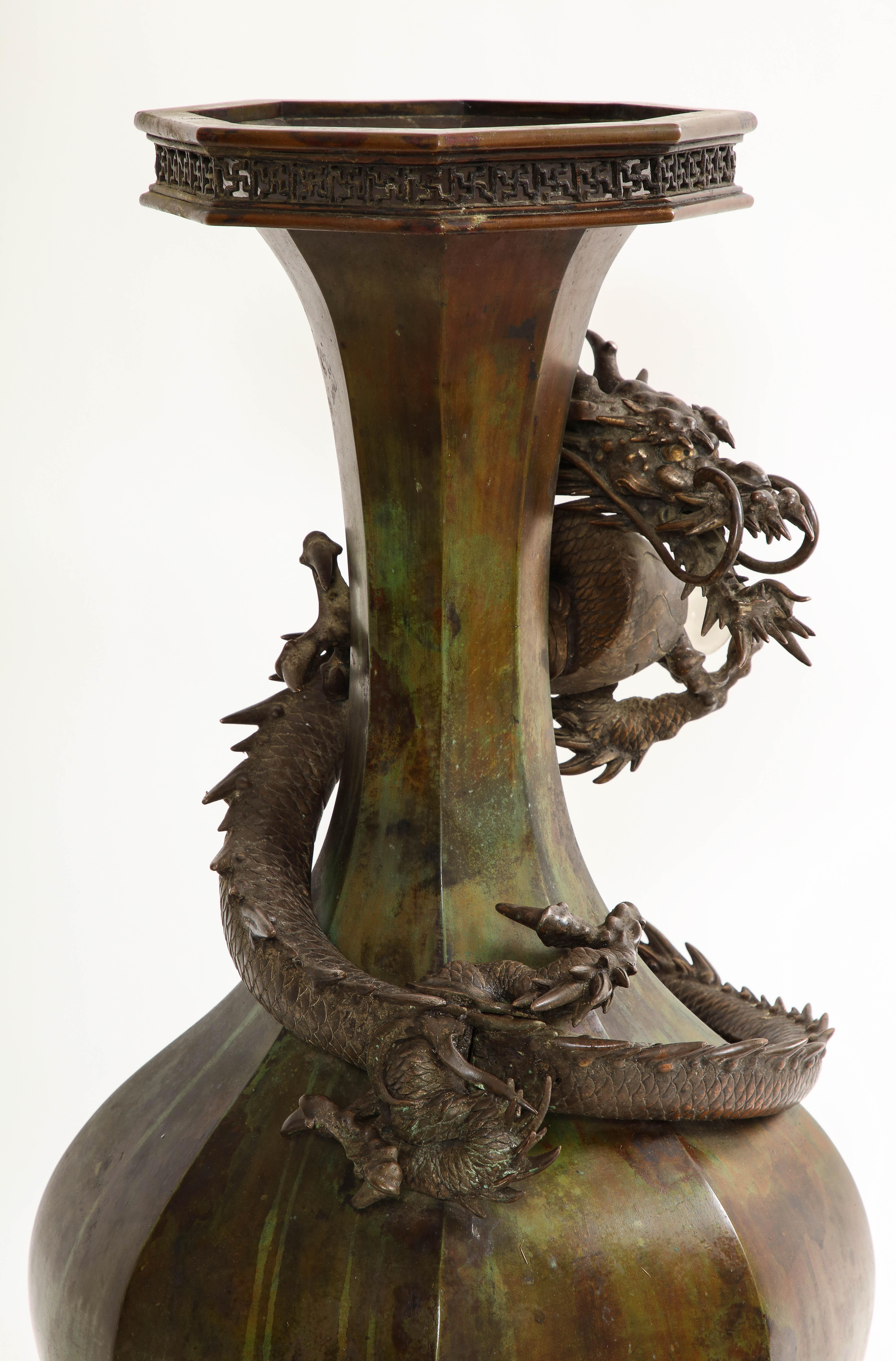 Very Large Fantastic Japanese Meji Period Patinated Bronze Dragon Vase For Sale 3