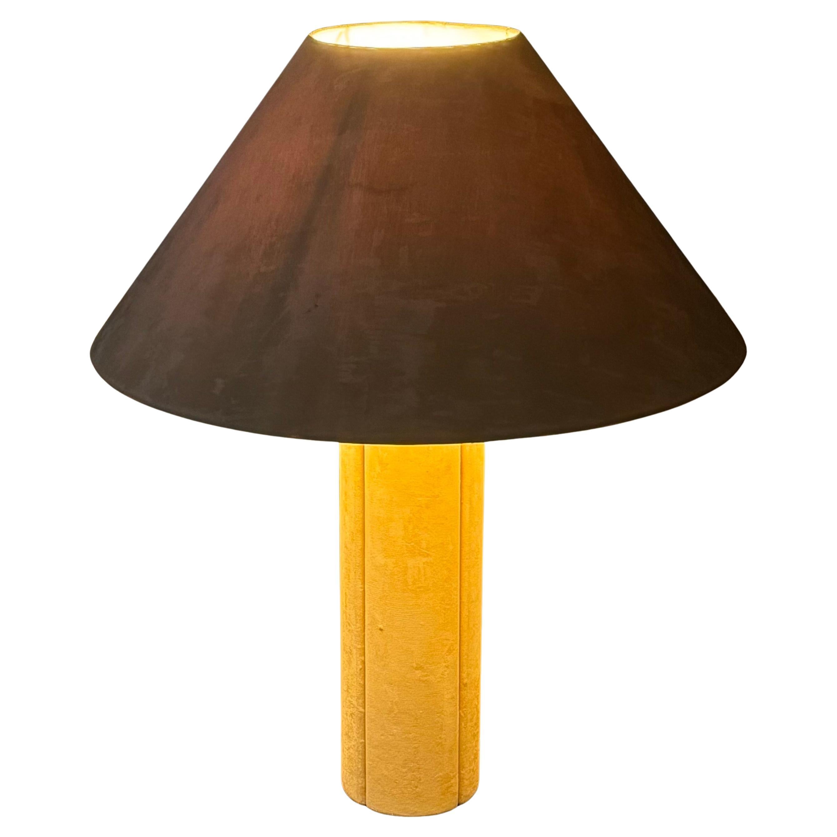 Lámpara de sobremesa muy grande de ante sintético de Ingo Maurer para Design M, años 70 en venta 1