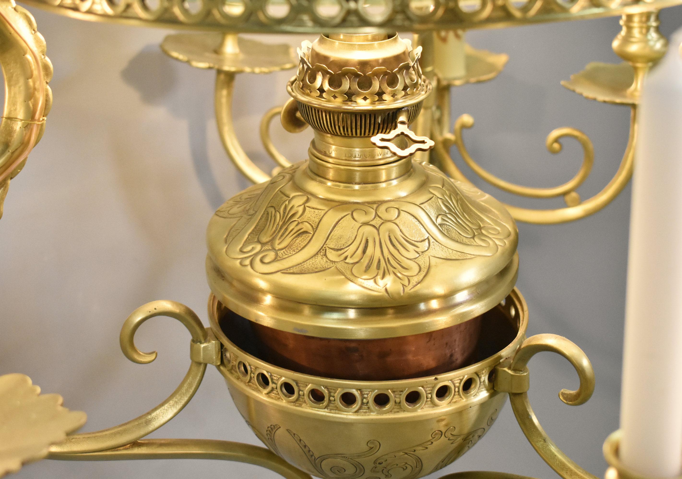 Très grand lustre français en bronze et opaline d'époque Napoléon III en vente 10