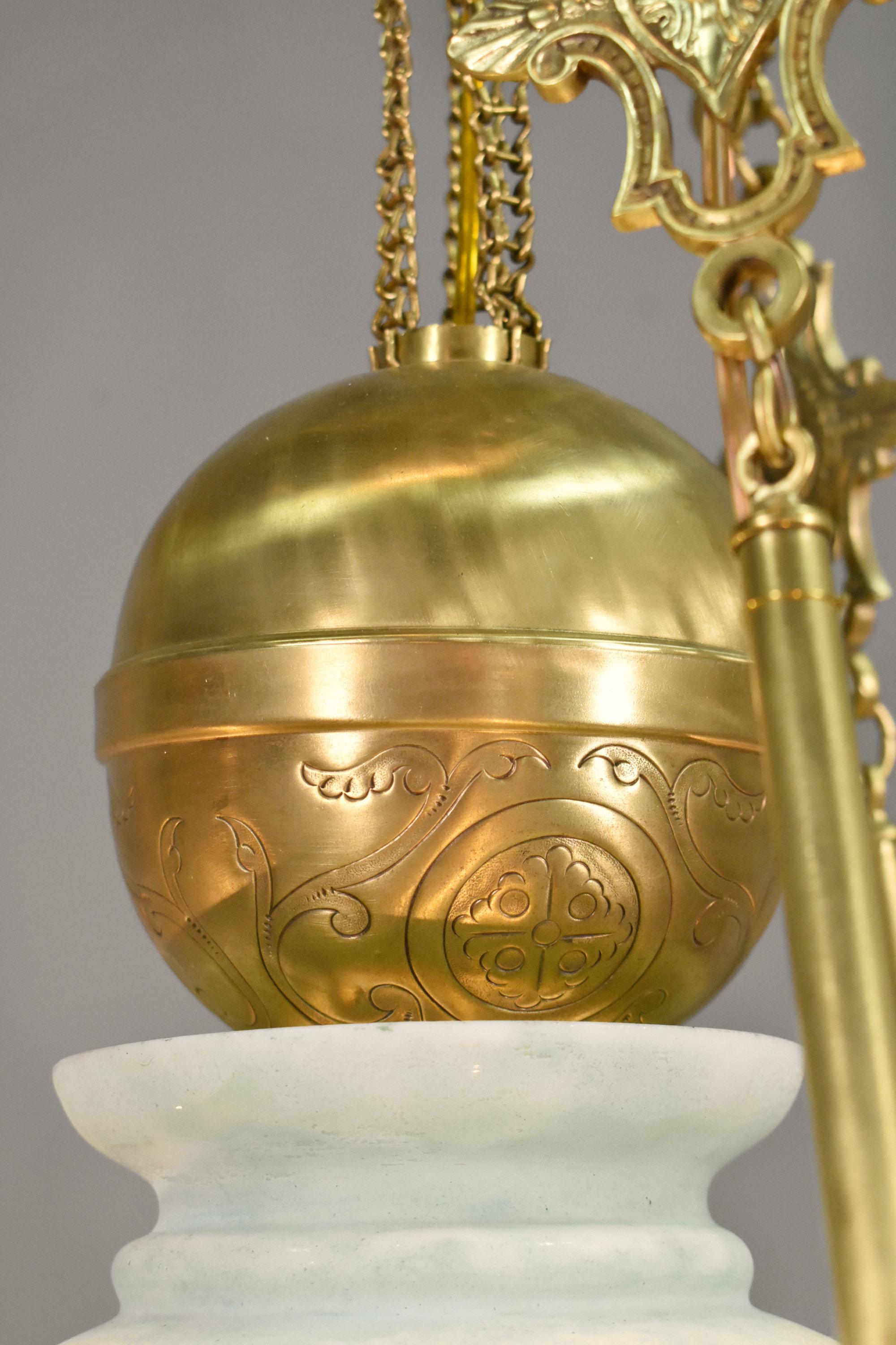 Très grand lustre français en bronze et opaline d'époque Napoléon III en vente 2
