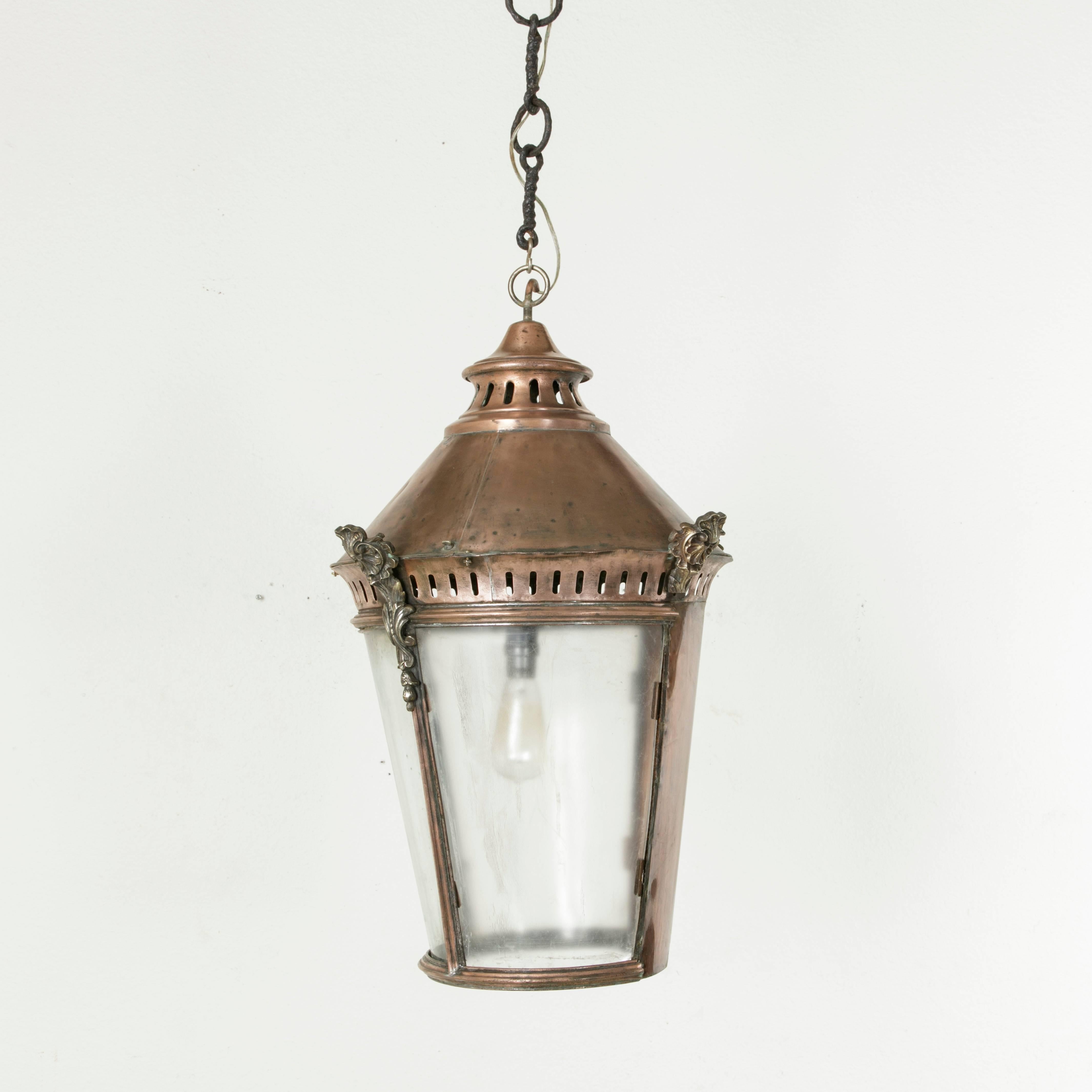 Very Large French Copper and Brass Hanging Lantern with Iron Chain, circa 1900 In Excellent Condition In Fayetteville, AR