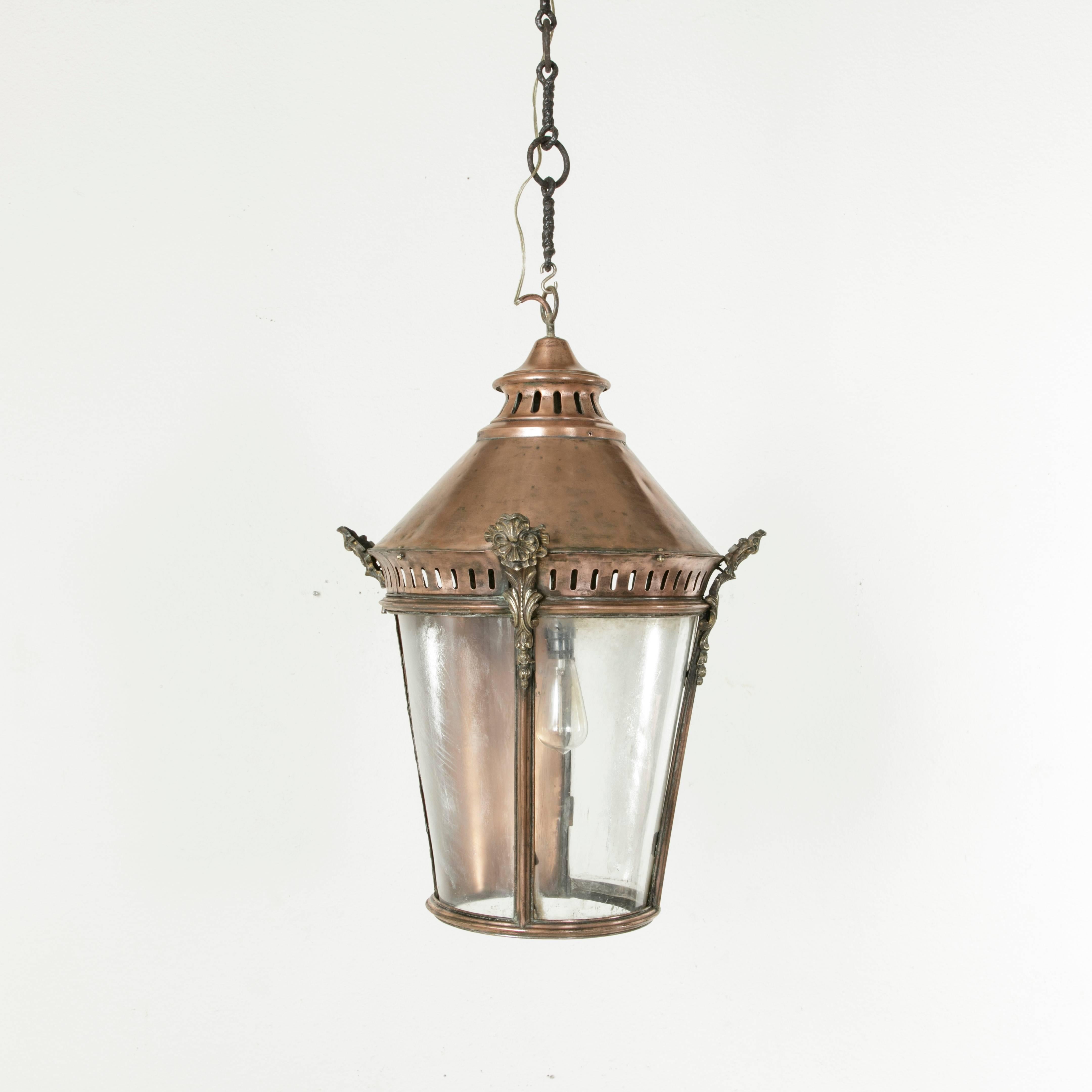 Early 20th Century Very Large French Copper and Brass Hanging Lantern with Iron Chain, circa 1900