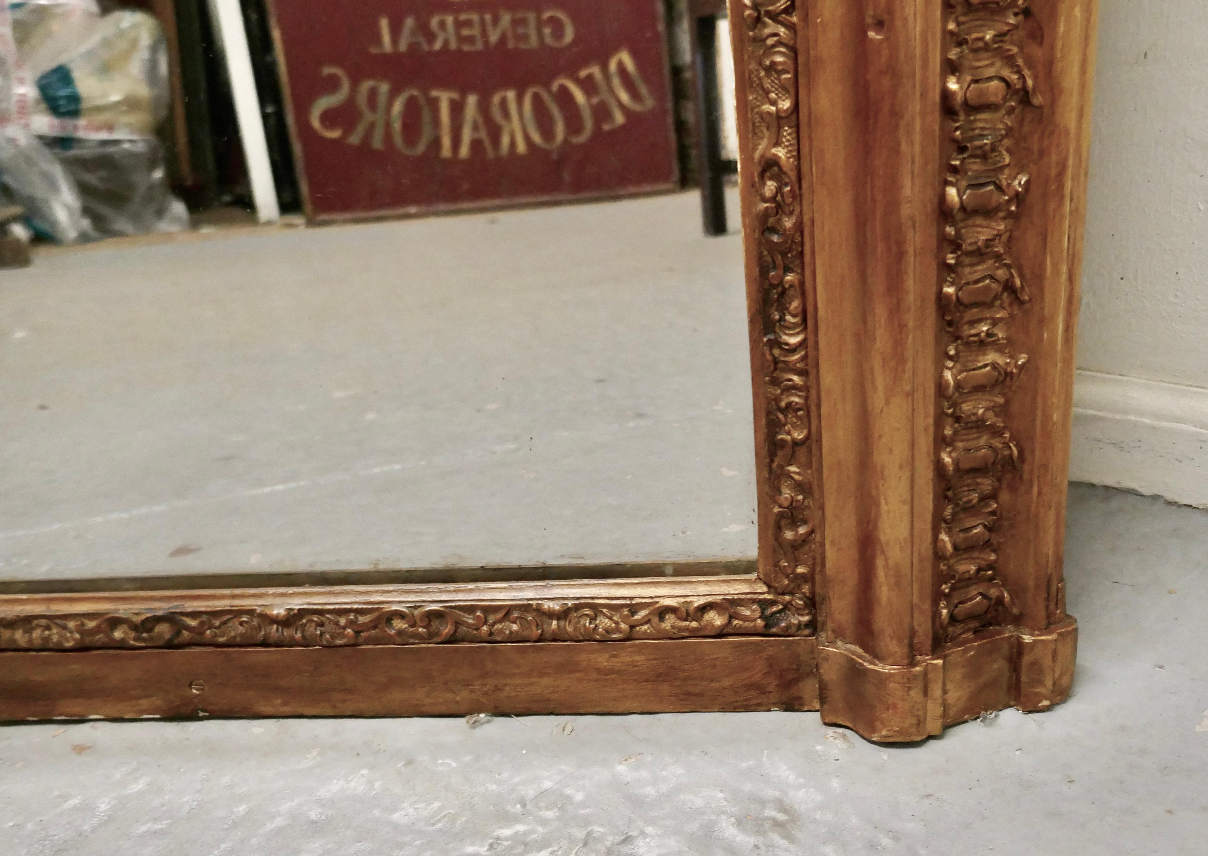 Gran espejo dorado francés de sobremantel o manto Espejo en venta