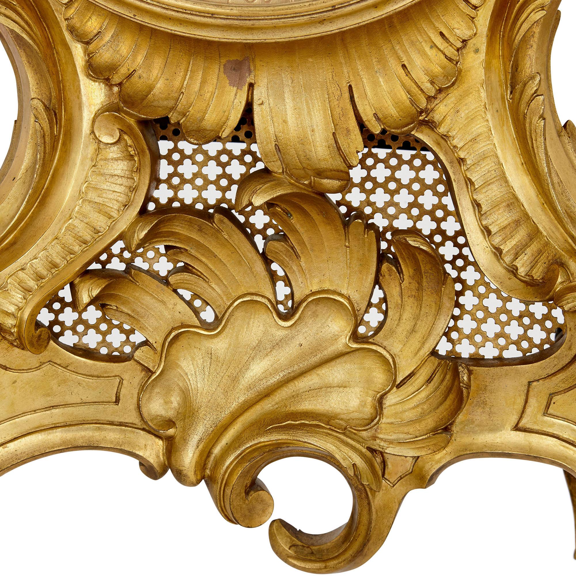 Große französische Goldbronze-Kaminuhr im Louis-XV-Stil im Zustand „Gut“ im Angebot in London, GB