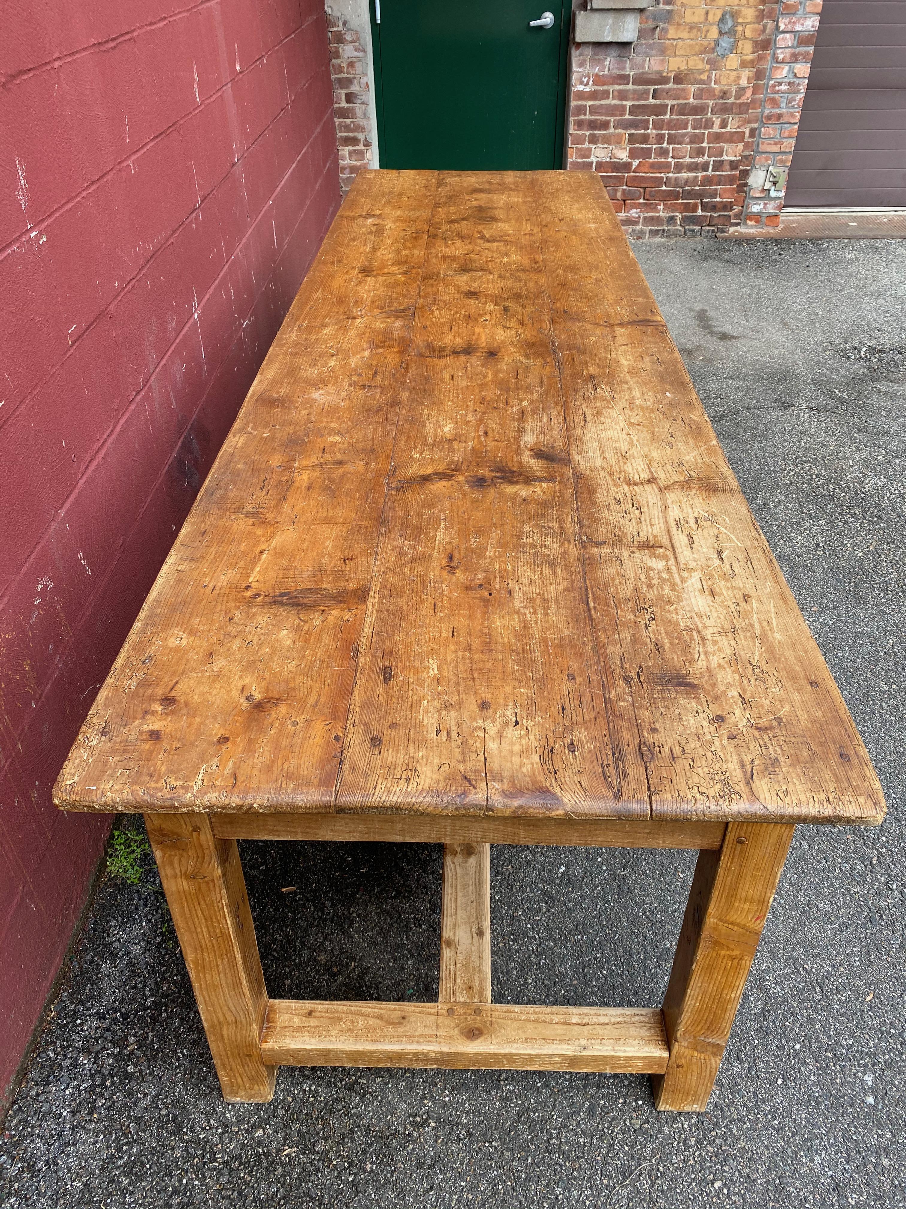 Very Large French Pine Work Table with 2 Drawers In Distressed Condition In Buchanan, NY