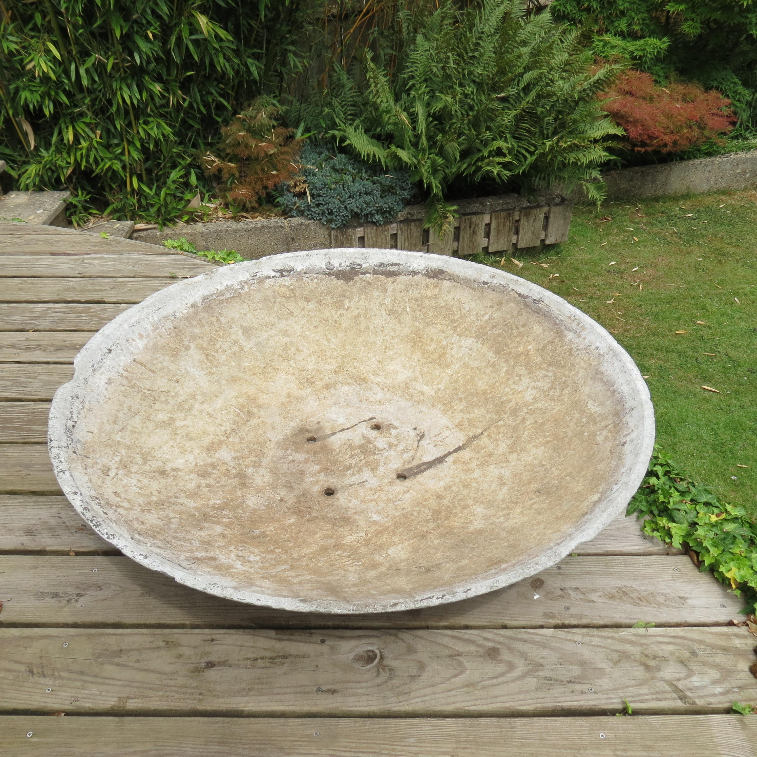 Suisse Très grande jardinière de Willy Guhl des années 1960 en forme de soucoupe en vente