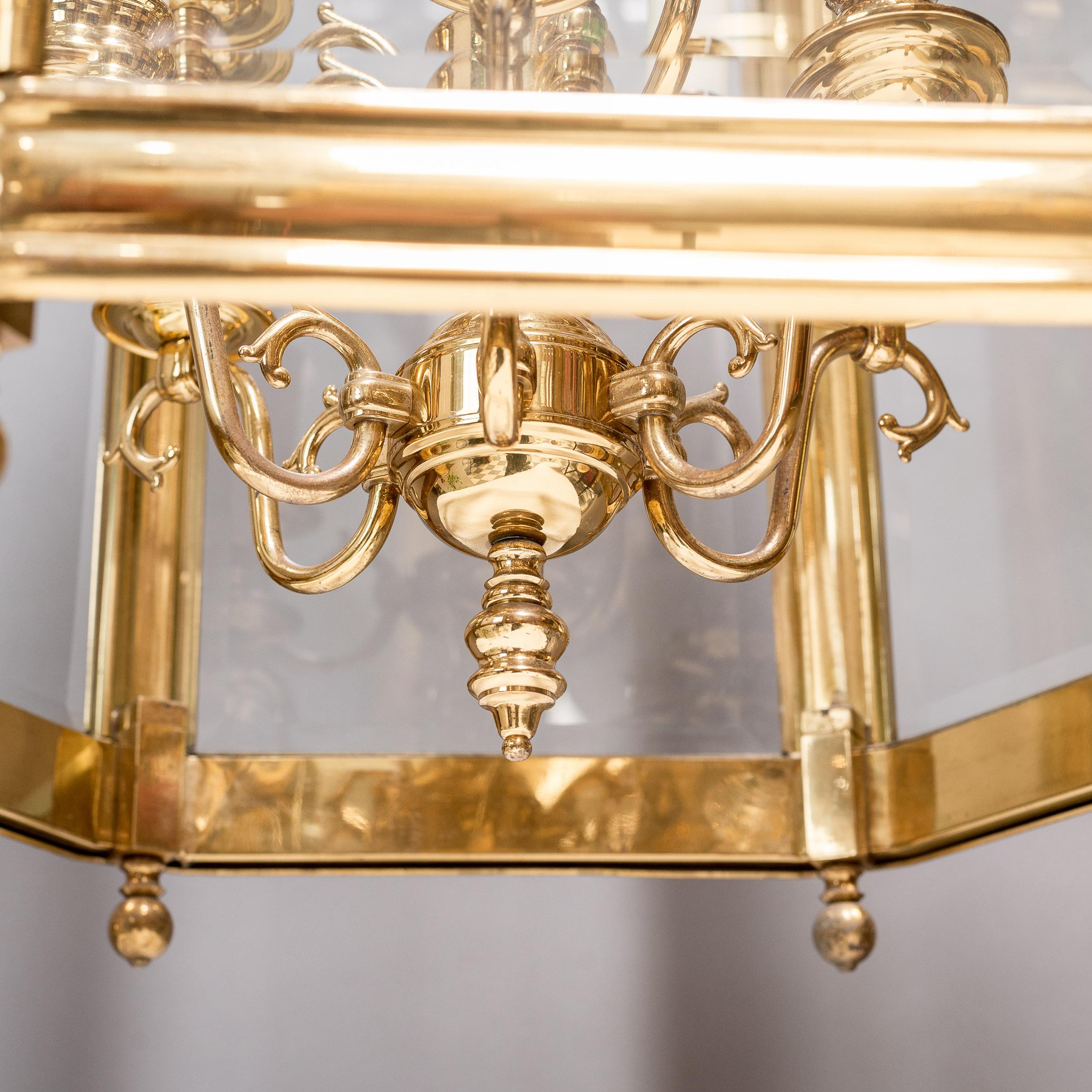 Very Large Georgian Style Brass Hallway Lantern For Sale 3
