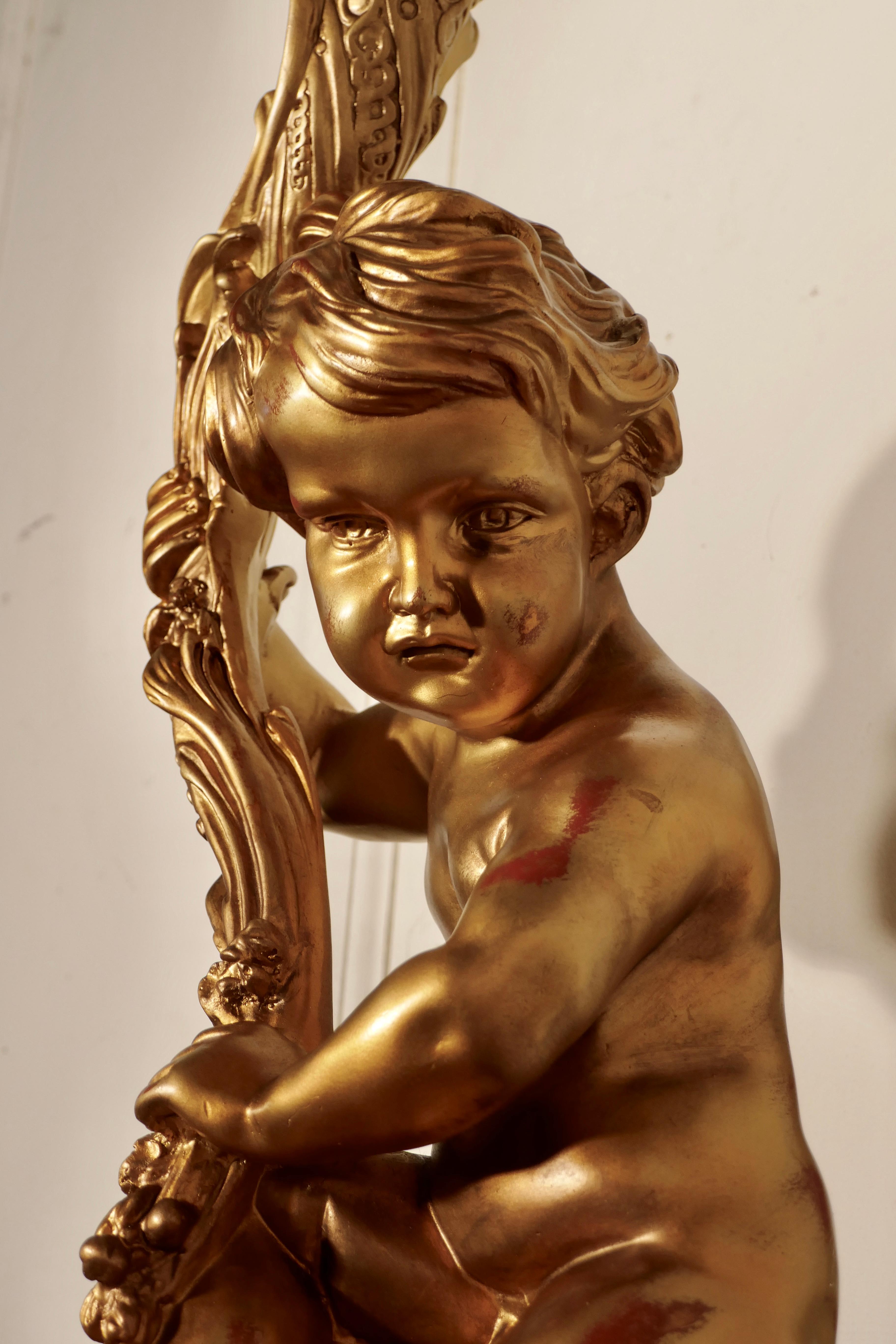 Enorme Lámpara de Mesa Dorada en Forma de Querubín o Putti Yeso en venta
