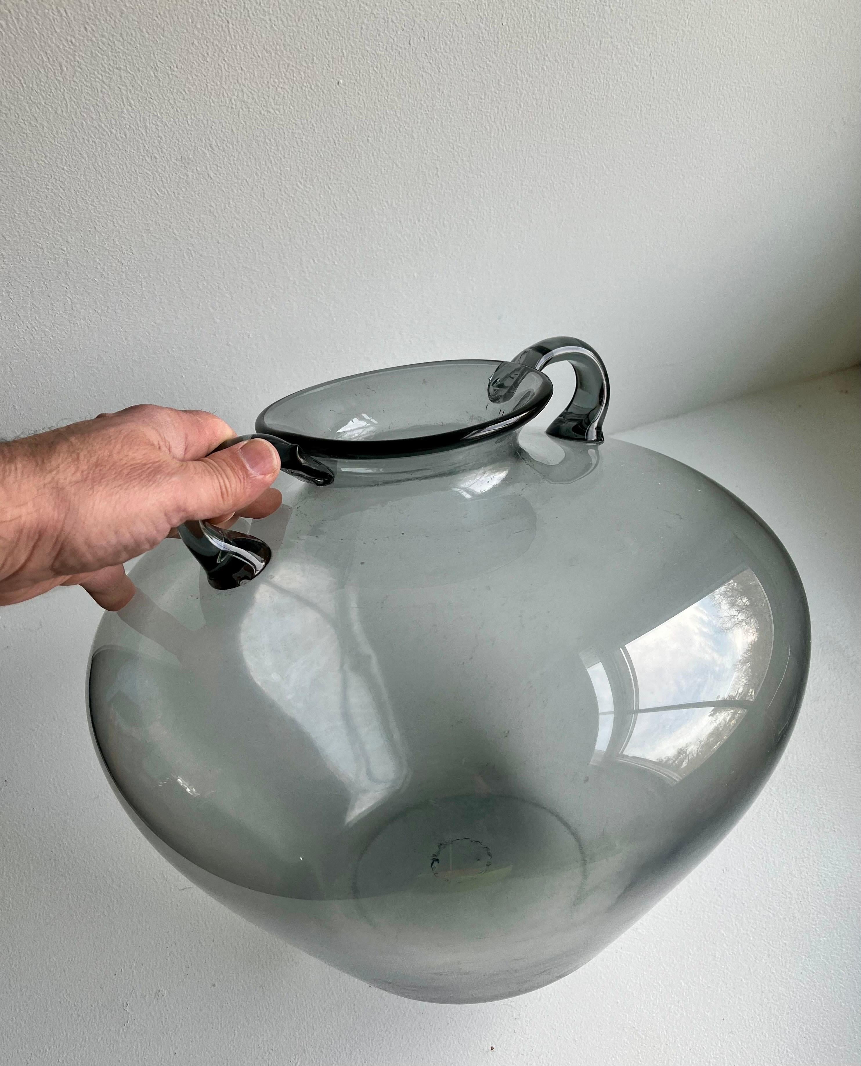 Très grand vase en verre dans le style de Vittorio Zecchin en vente 4