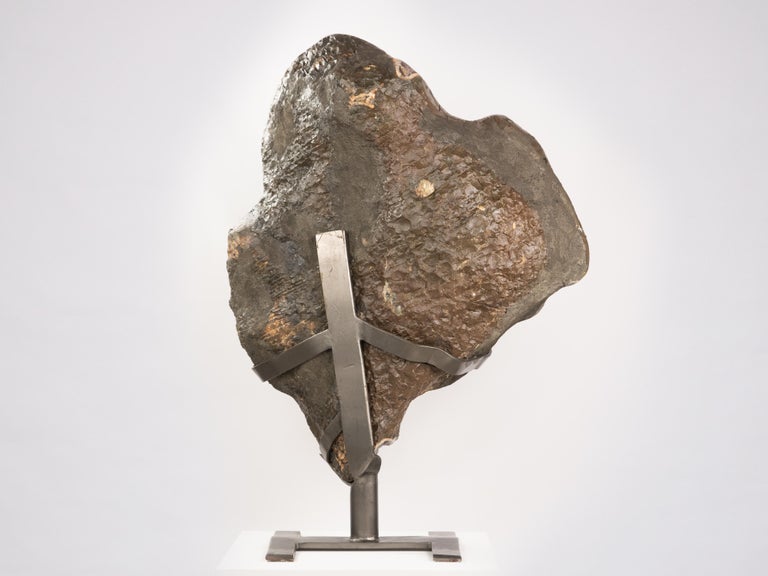 Monumental dynamic split geode In Excellent Condition For Sale In London, GB