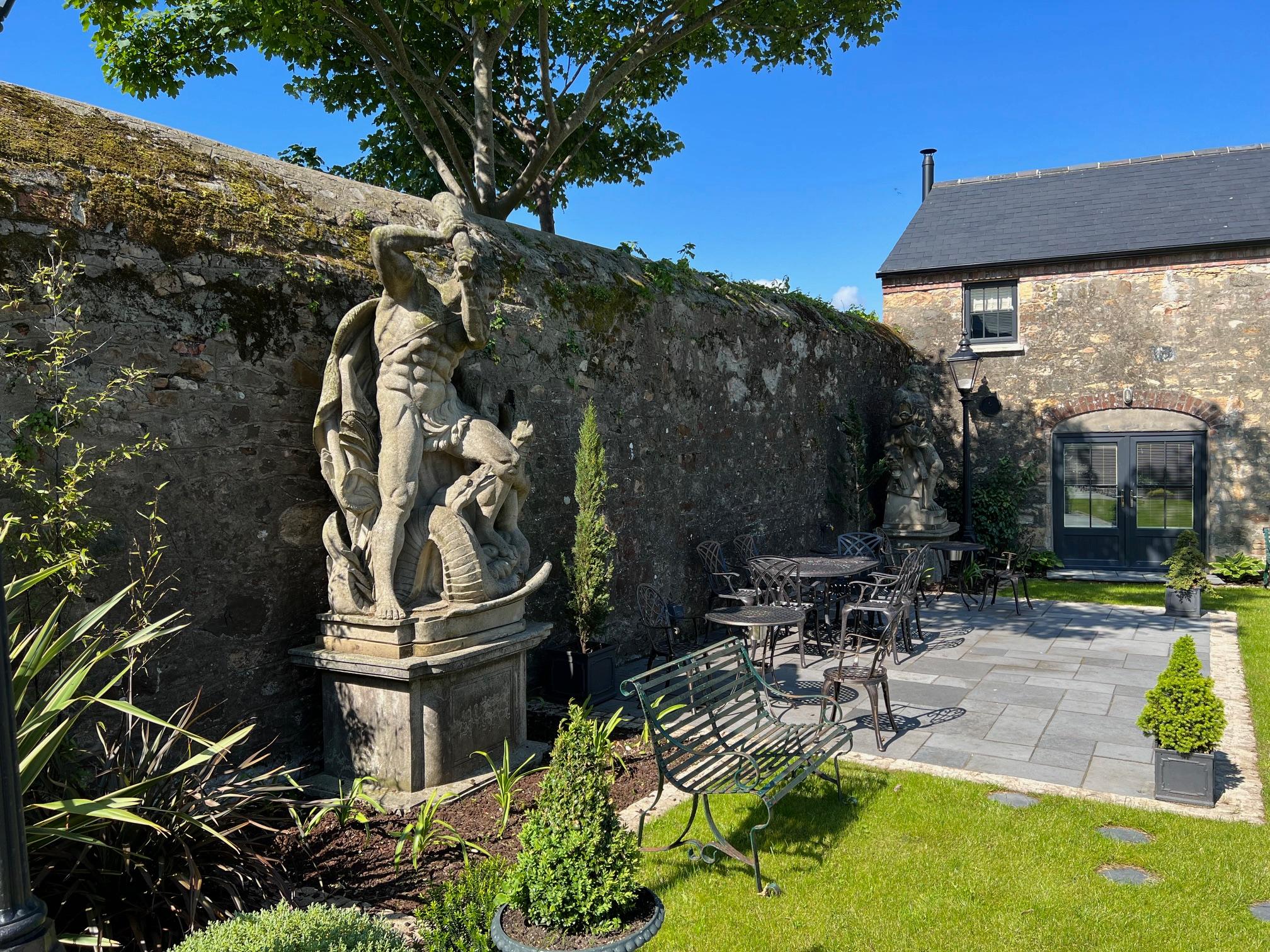 Hand-Carved Very large hand-carved Italian Vicenza stone statue depicting Hercules For Sale