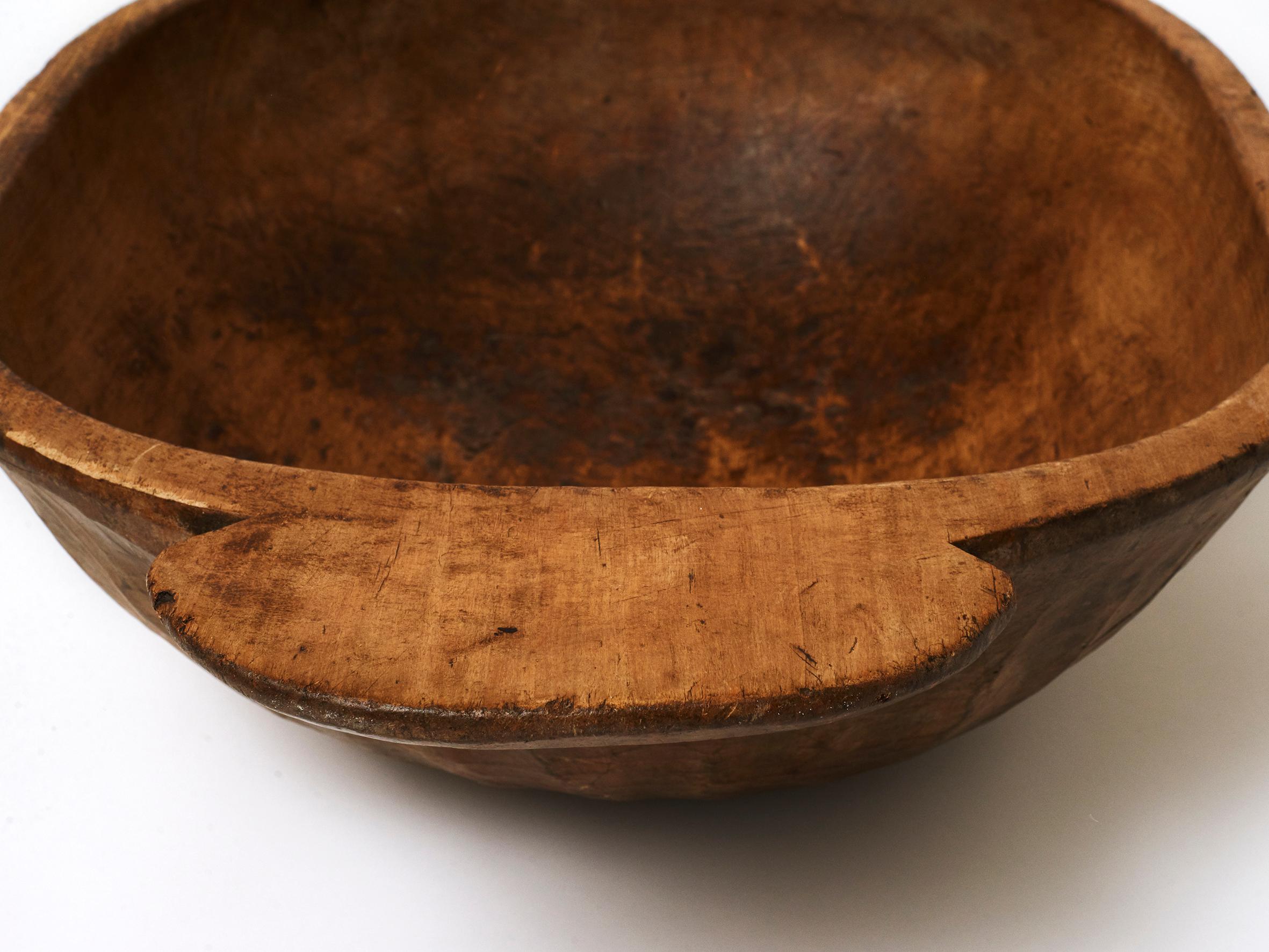 Very Large Hand Carved Wooden Bowl, Early 20th Century For Sale 4
