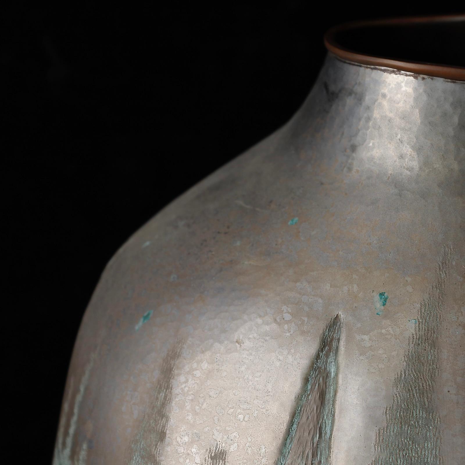 Very large hand hammered signed copper vase For Sale 3