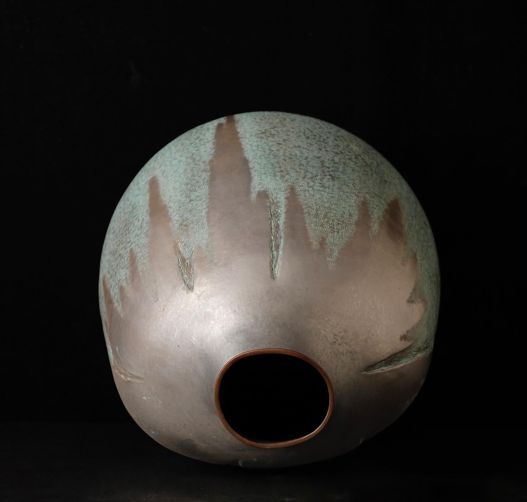 Very large hand hammered signed copper vase For Sale 4