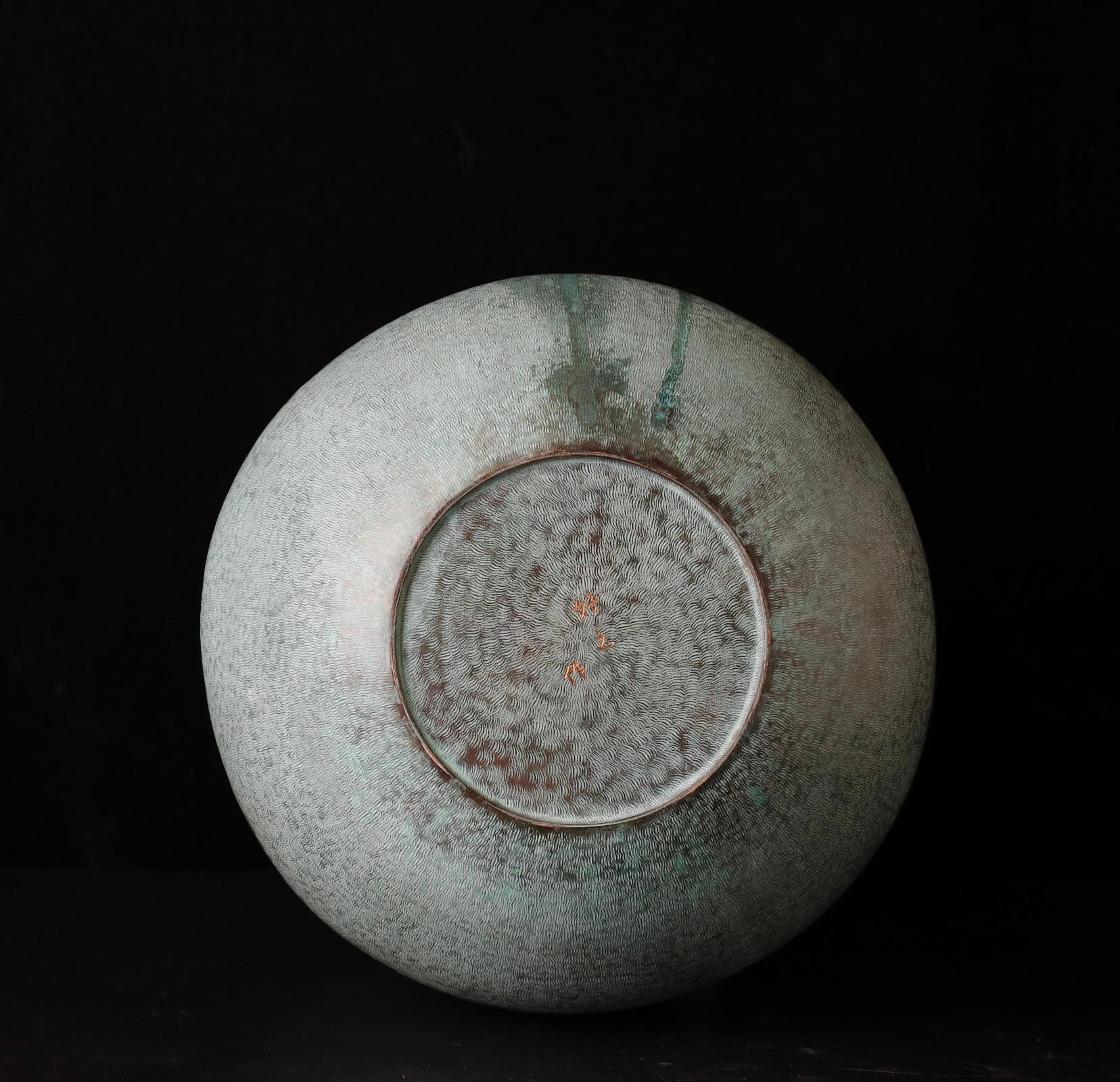 Very large hand hammered signed copper vase For Sale 5