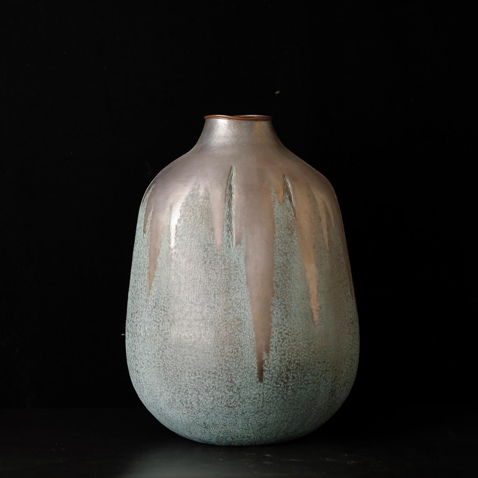 Showa Very large hand hammered signed copper vase For Sale