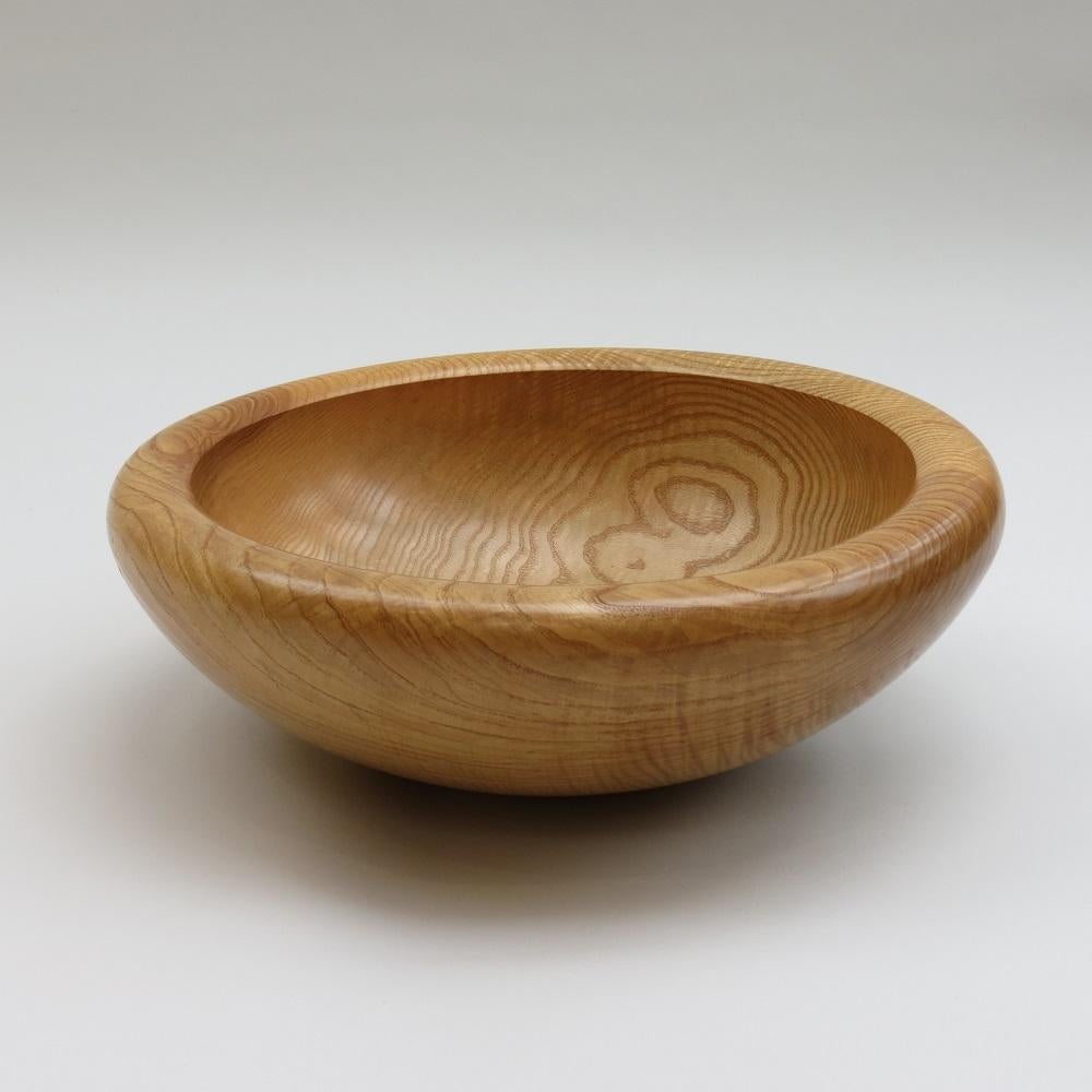 English Very large hand turned Rippled Ash Bowl Made in England For Sale