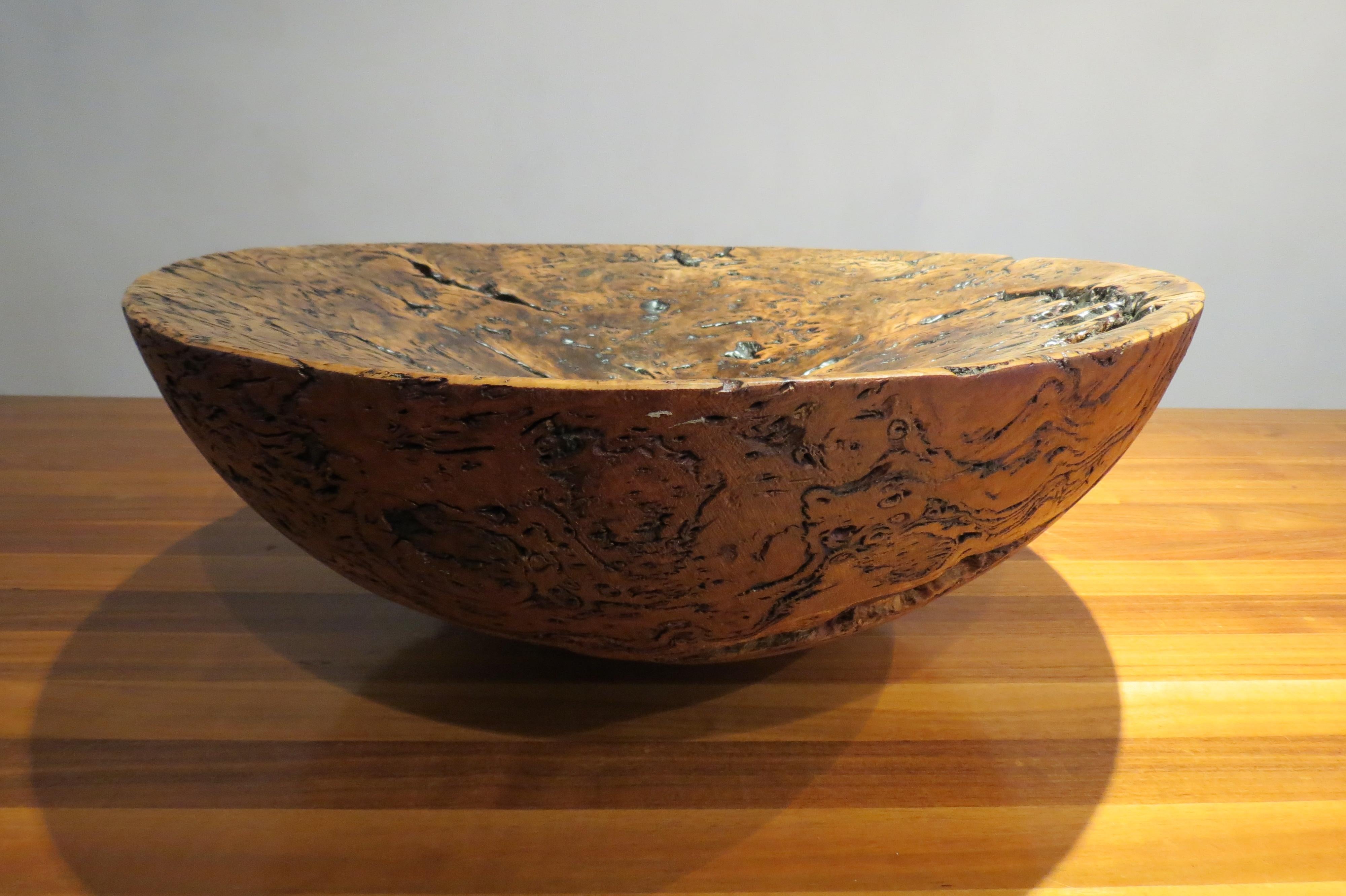 Very Large Hand-Turned Wooden Bowl Sculpture by Mike Chai Burr Oak In Good Condition In Stow on the Wold, GB