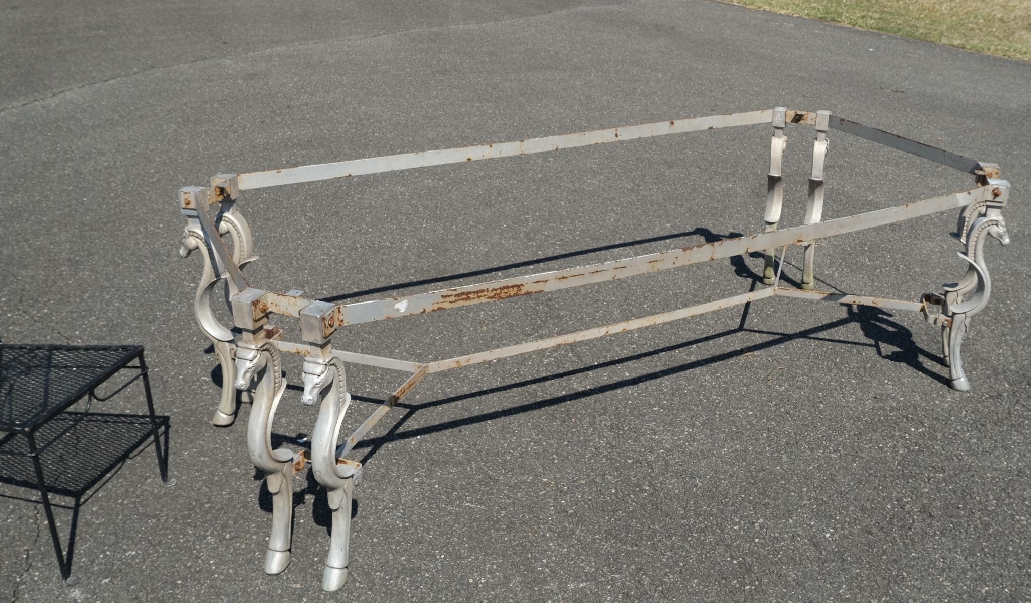 Très grand motif de cheval en fonte d'aluminium Tête de cheval Pieds de cheval Base de table de salle à manger  en vente 6