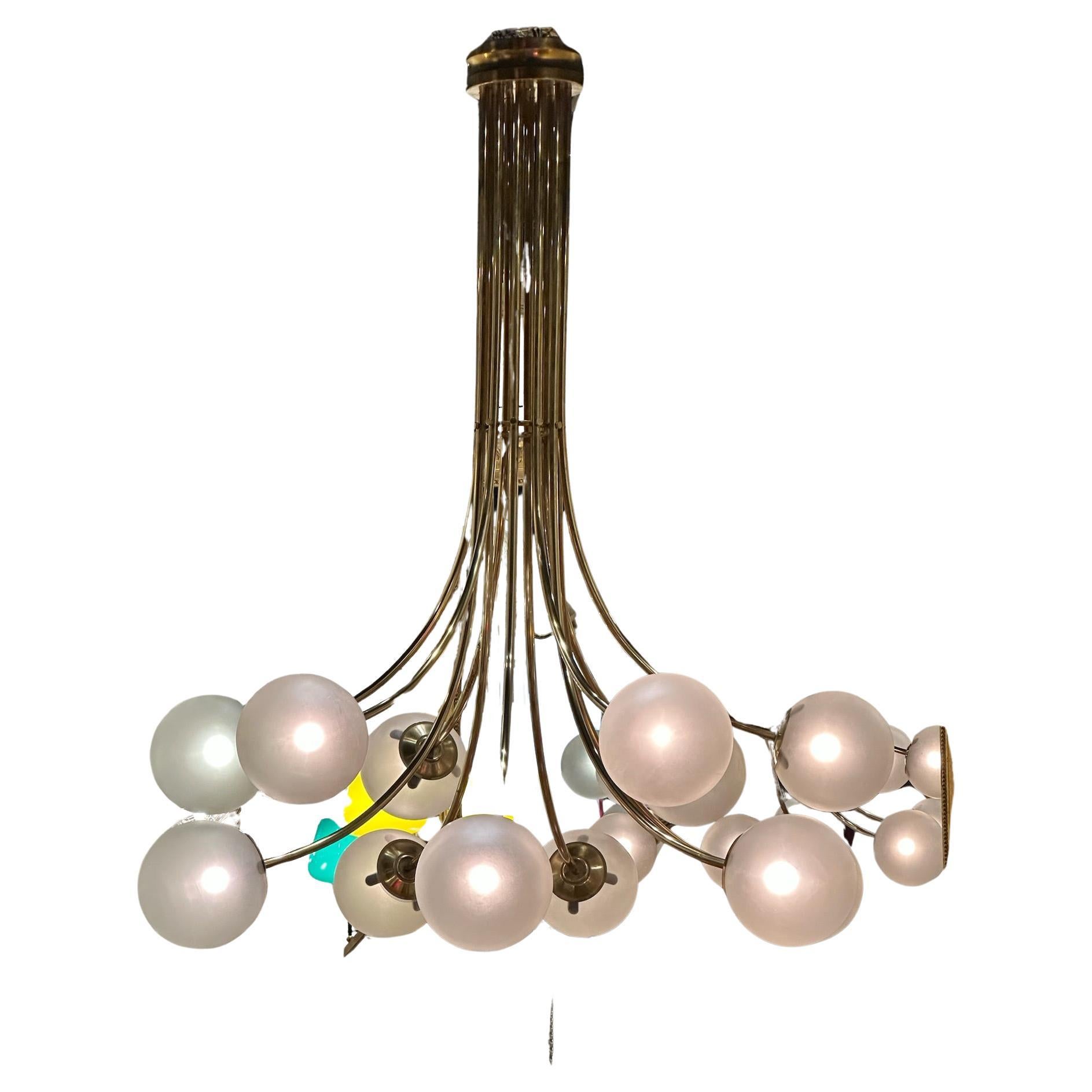 Très grand lustre italien des années 1970 en vente