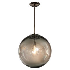 Très grand lustre ou pendentif italien en verre de Murano soufflé en forme de globe gris, UL Certi