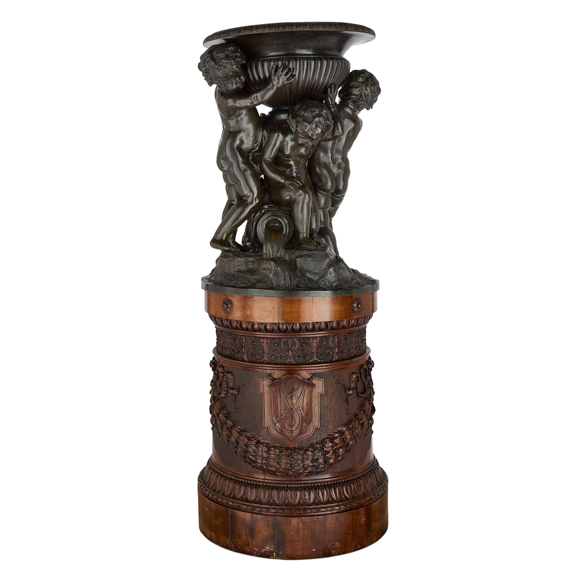 Grandes Jardineras Escultóricas Italianas de Bronce Patinado y Madera Tallada Italiano en venta