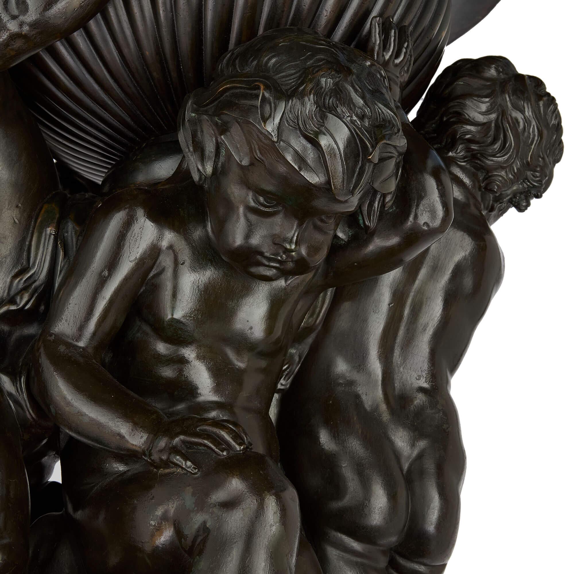 Grandes Jardineras Escultóricas Italianas de Bronce Patinado y Madera Tallada siglo XIX en venta