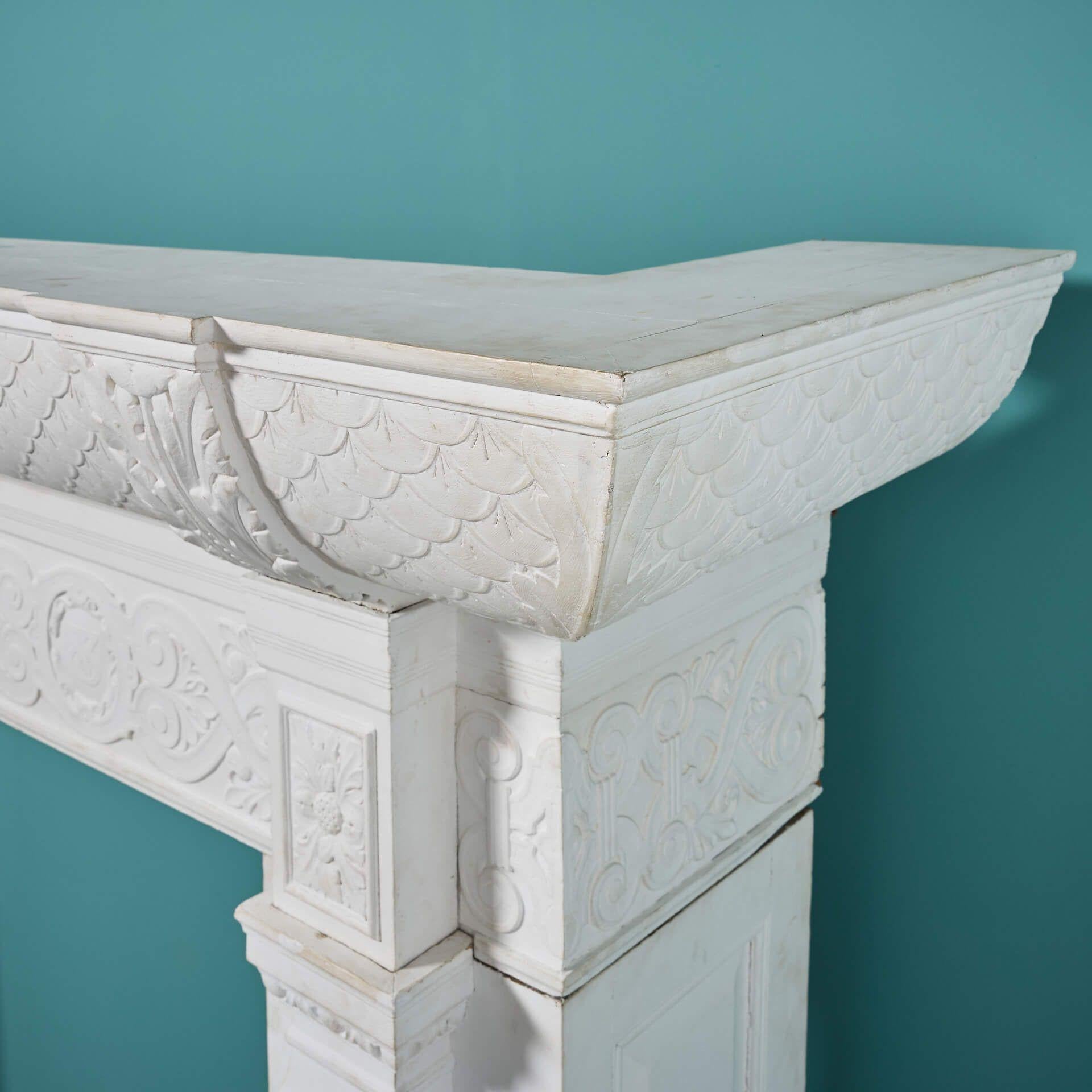 Gran repisa de chimenea inglesa de pino tallado de estilo jacobeo c.1688 siglo XVII en venta