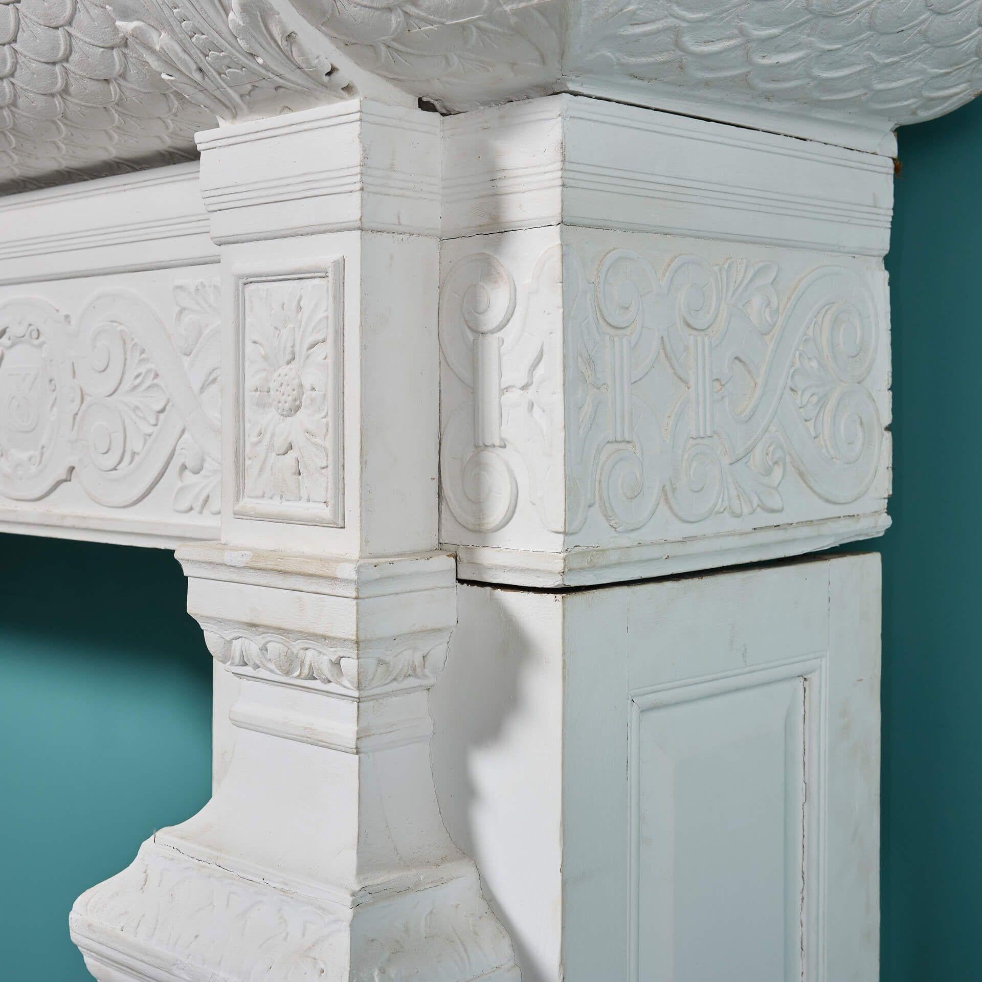 Gran repisa de chimenea inglesa de pino tallado de estilo jacobeo c.1688 en venta 2