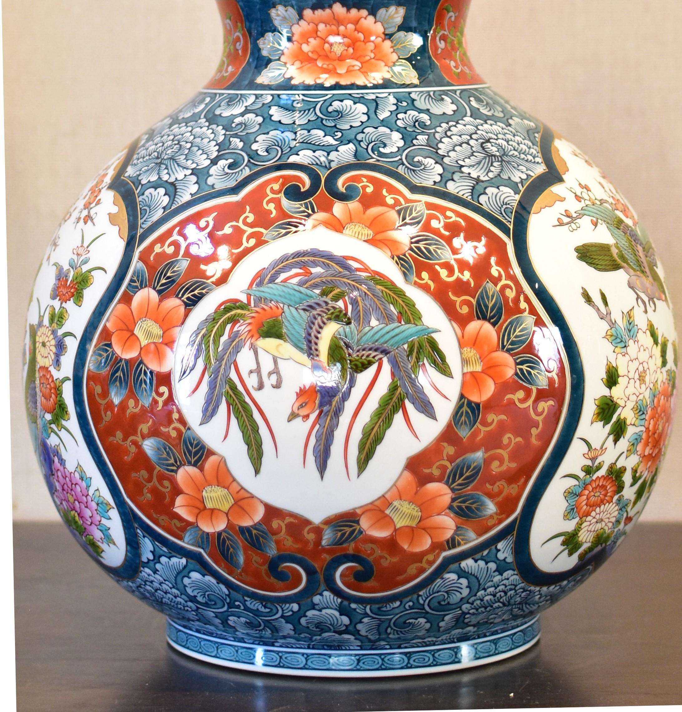 Very Large Japanese Red Blue Imari Ceramic Lidded Vase by Master Artist, 2019 In New Condition In Takarazuka, JP