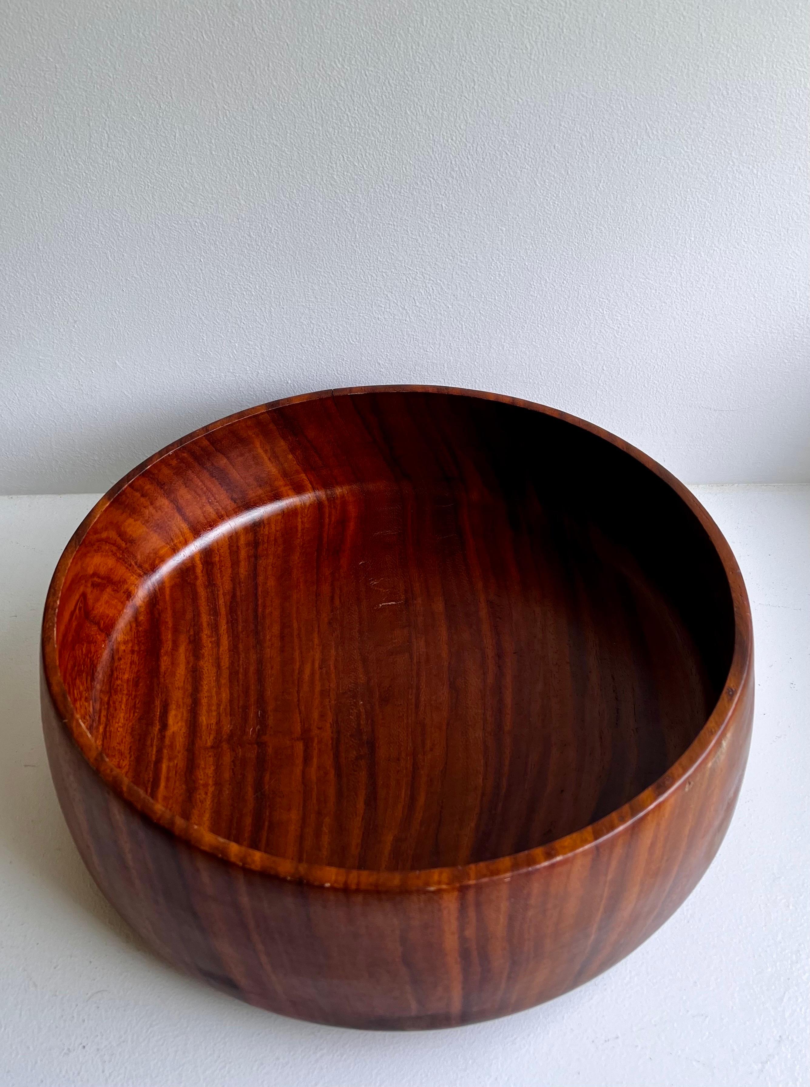 Ciotola molto grande in legno di Koa


