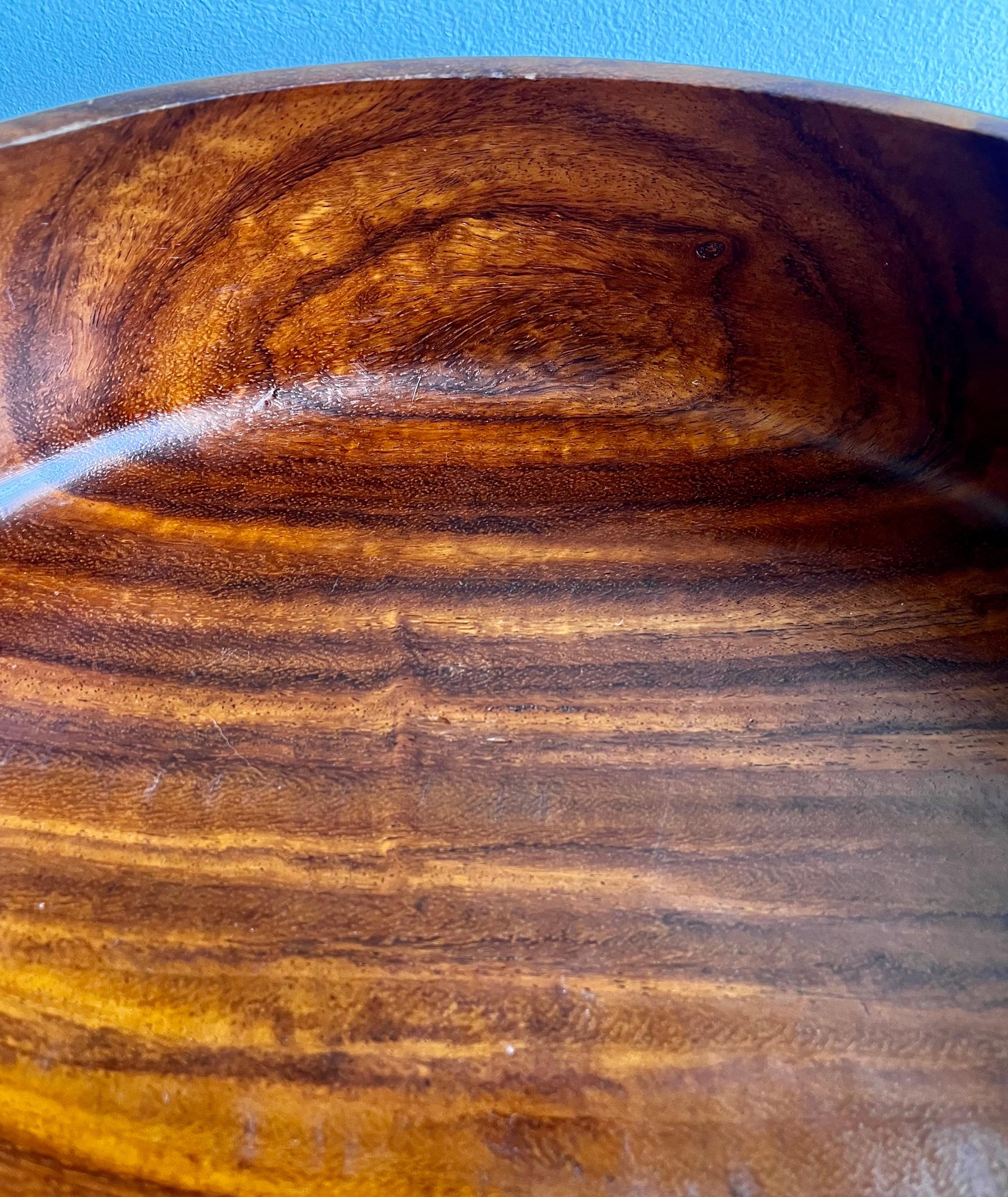Ciotola molto grande in legno di Koa in vendita 1