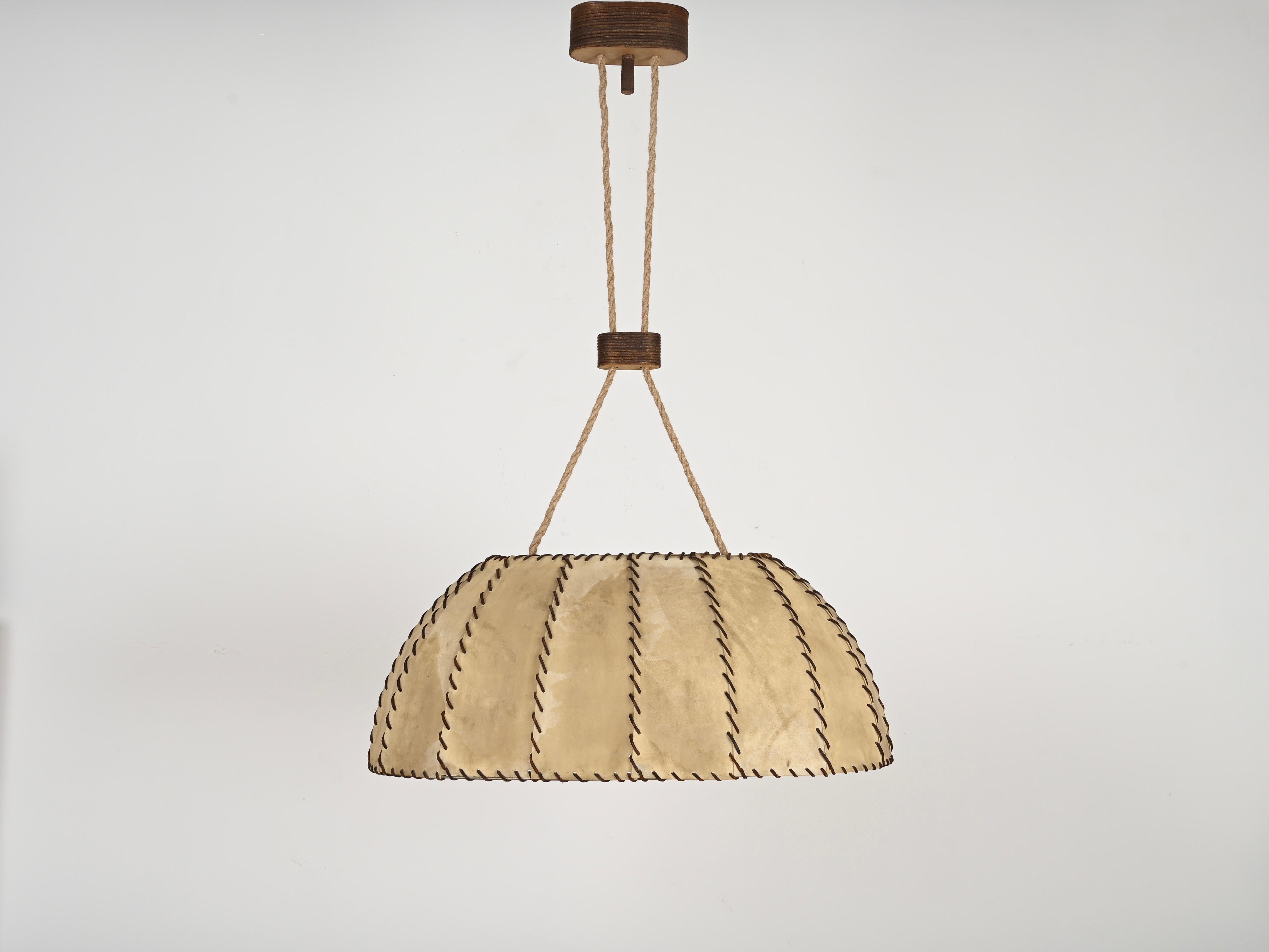 Very Large Leather and Vellum Italian Chandelier, Max Ingrand, Italy 1940s In Good Condition In Roma, IT