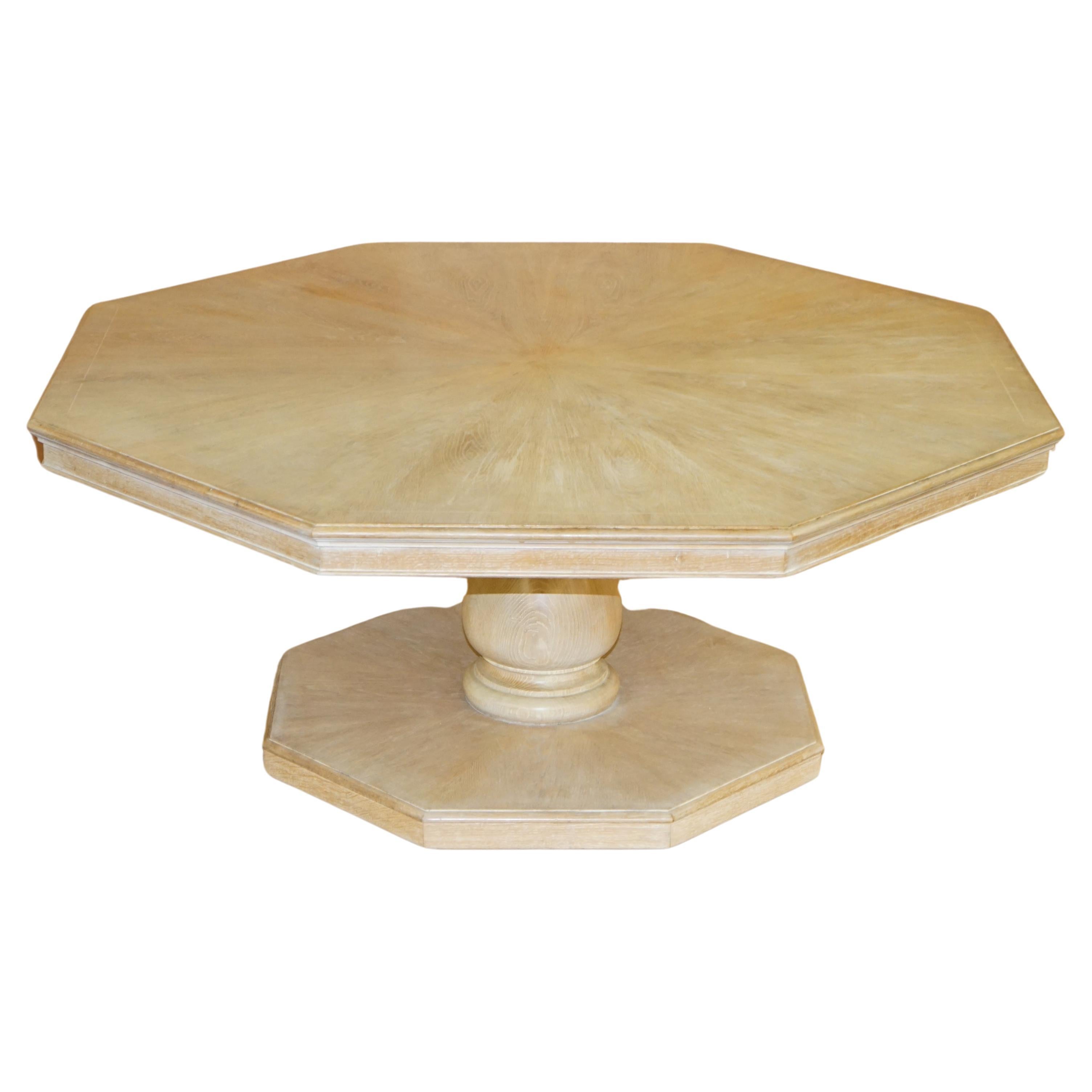 Mesa de comedor hexagonal muy grande de roble encalado con 8 asientos Preciosa madera maciza patinada
