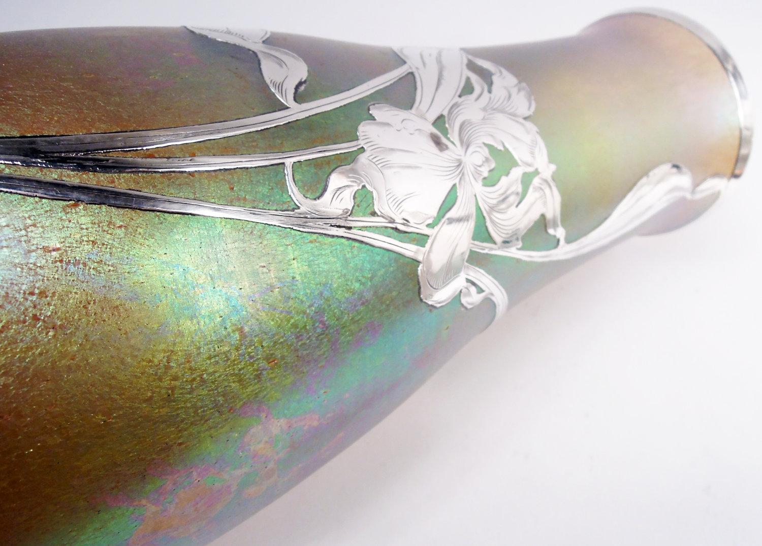 Vaso Loetz Art Nouveau Iridescente molto grande con sovrapposizione di argento in vendita 5