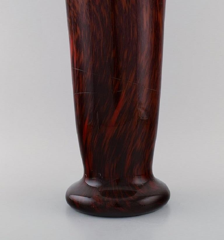 Very Large Lorrain Art Deco Vase in Red Mouth Blown Art Glass, France For Sale 1