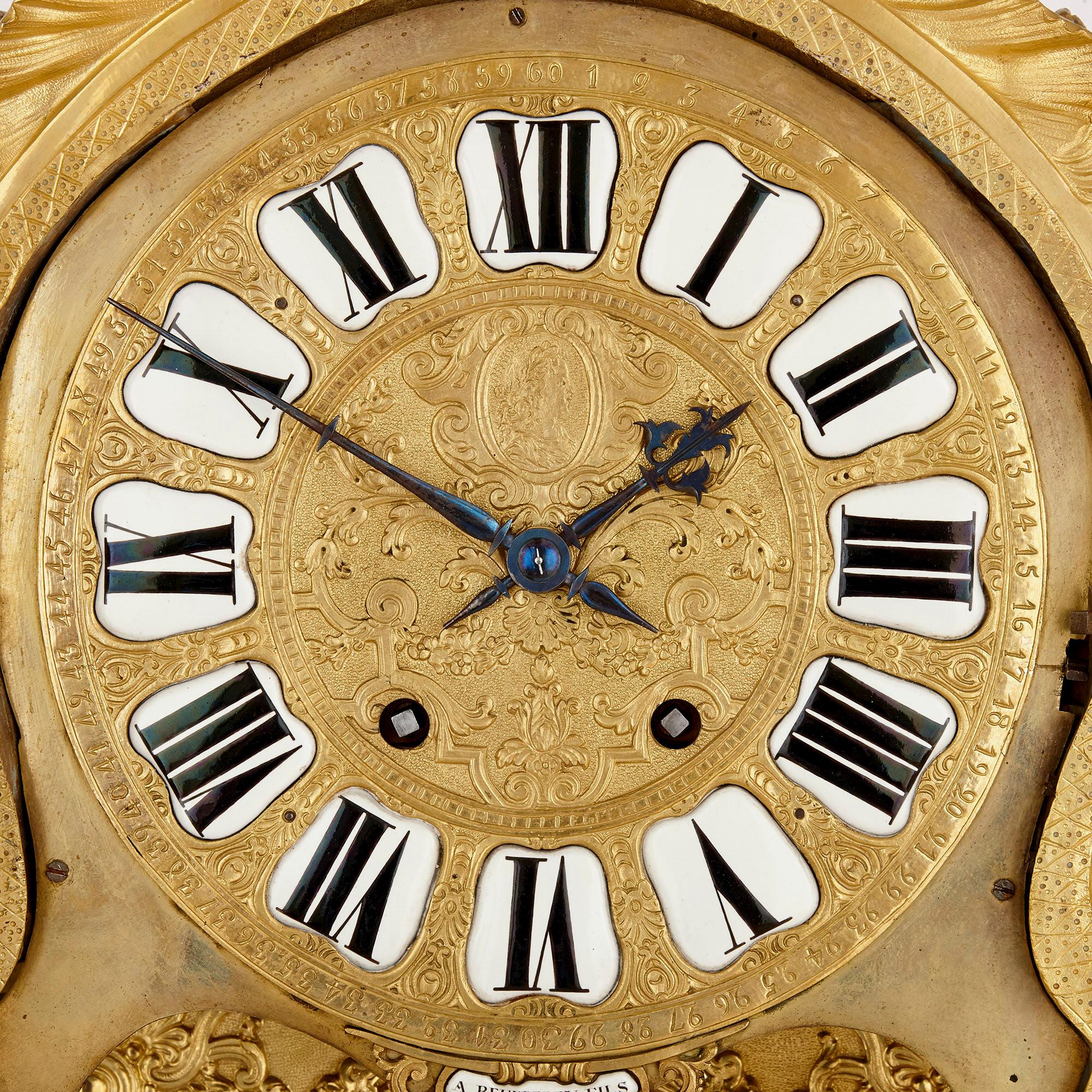 Français Très grande horloge de cheminée de style Louis XV en bronze doré par Beurdeley en vente