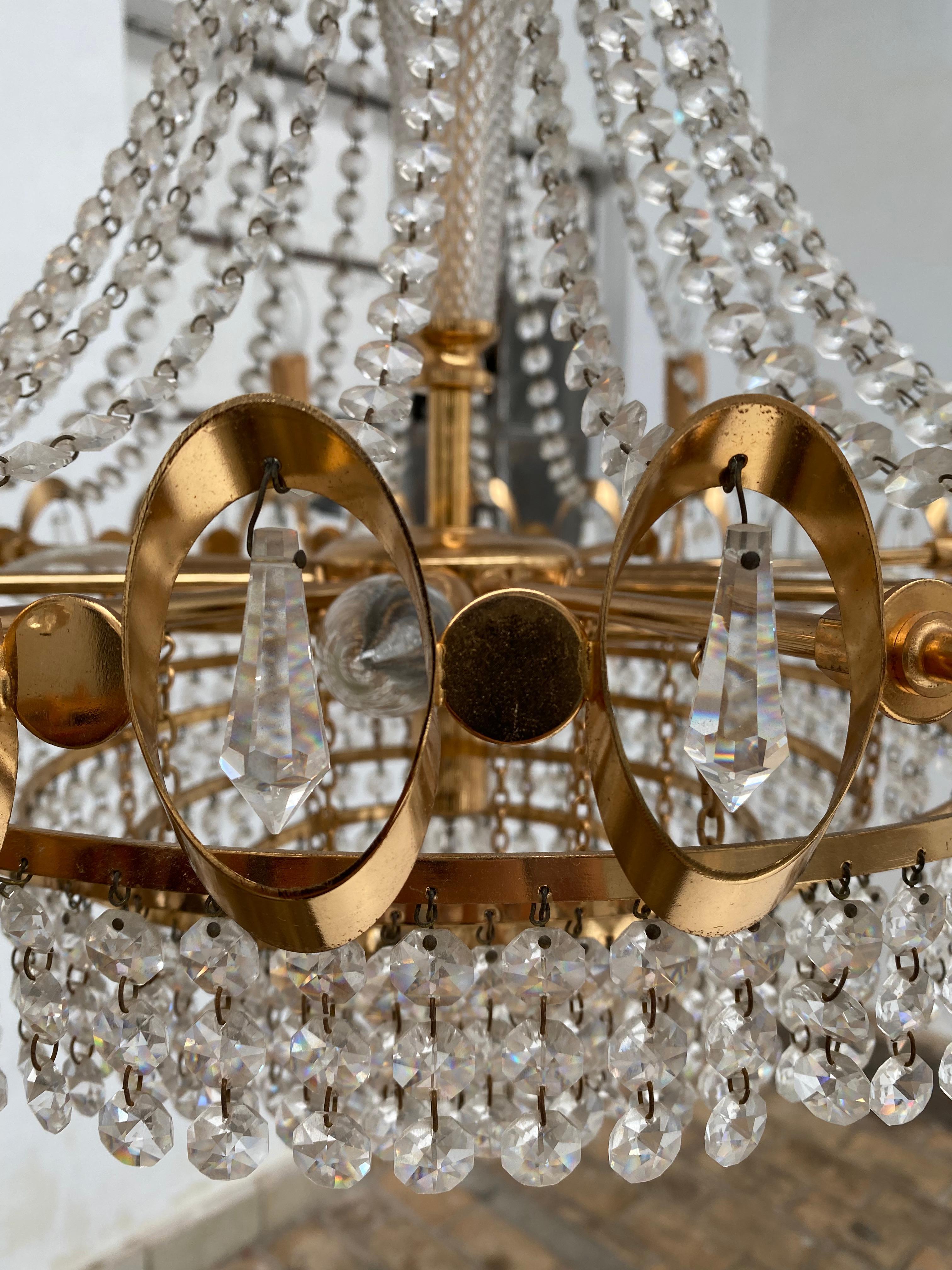 Very Large Luxurious Palwa Crystal Gilt Brass Classic Chandelier Germany 1960's  In Good Condition In Bergen op Zoom, NL