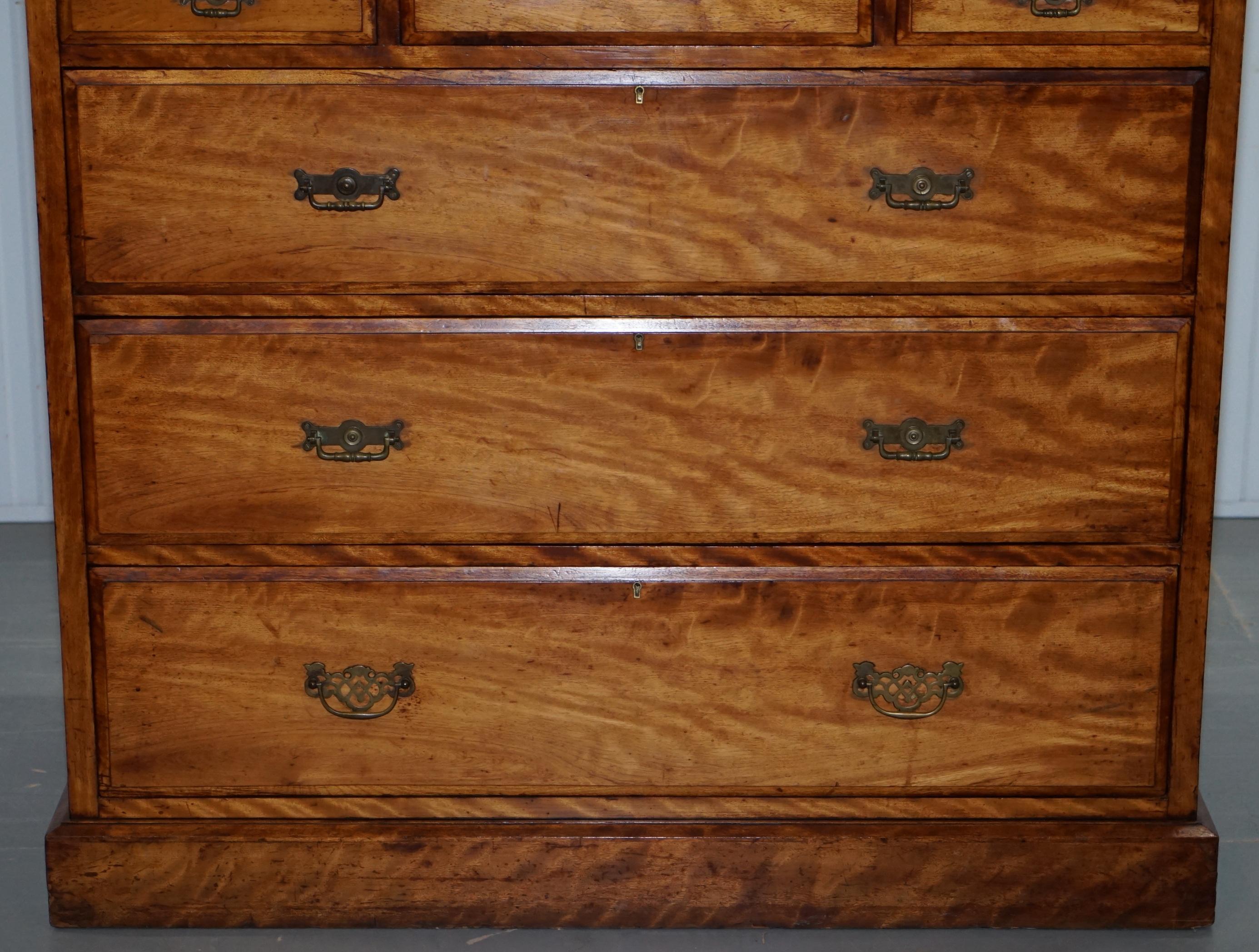 Hand-Crafted Very Large Maple & Co. Solid Light Walnut Chest of Drawers VR Stamped Locks