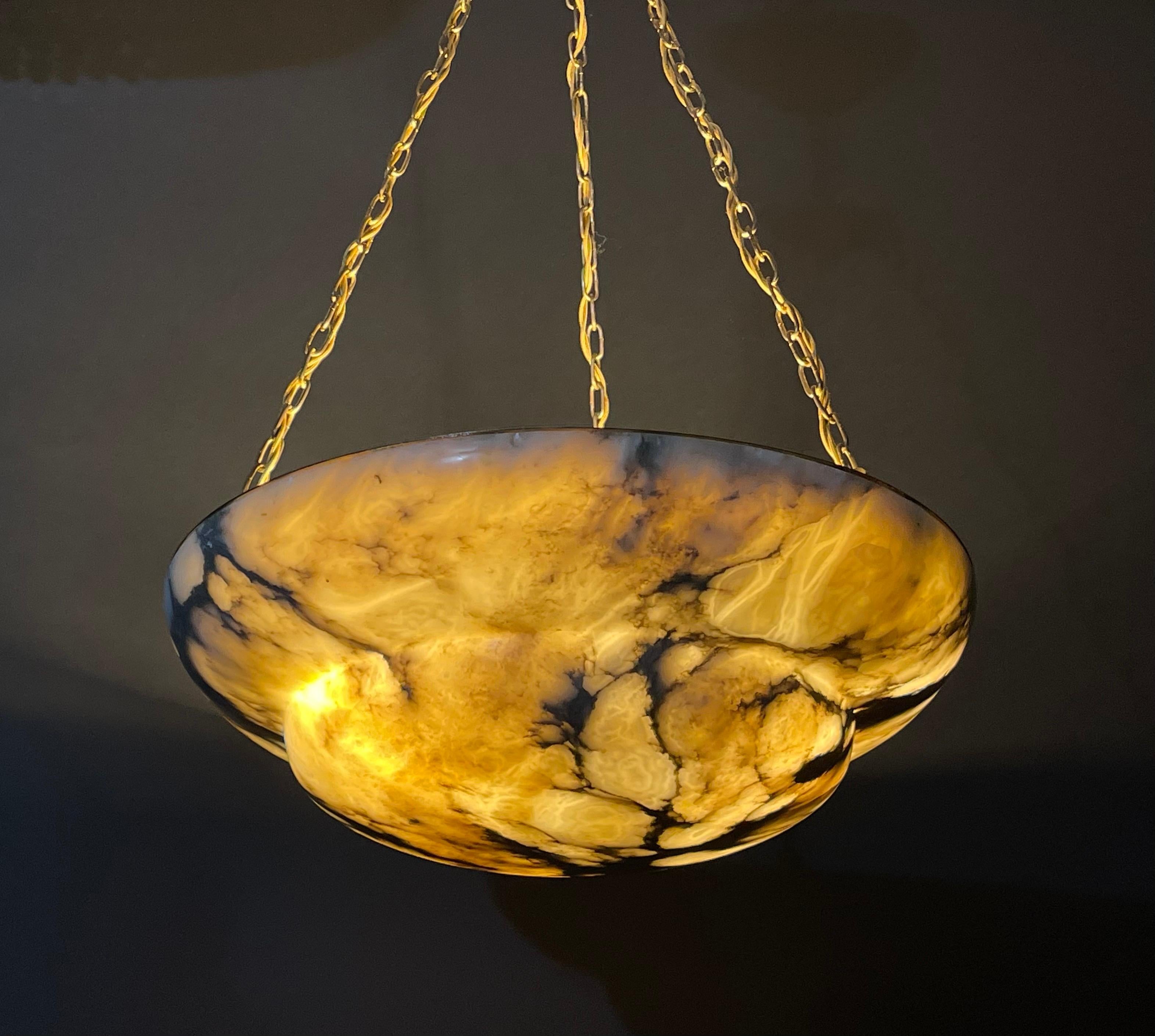 Very Large Marbled Alabaster Bowl Pendant Chandelier, France, circa 1925  In Excellent Condition For Sale In Wiesbaden, Hessen