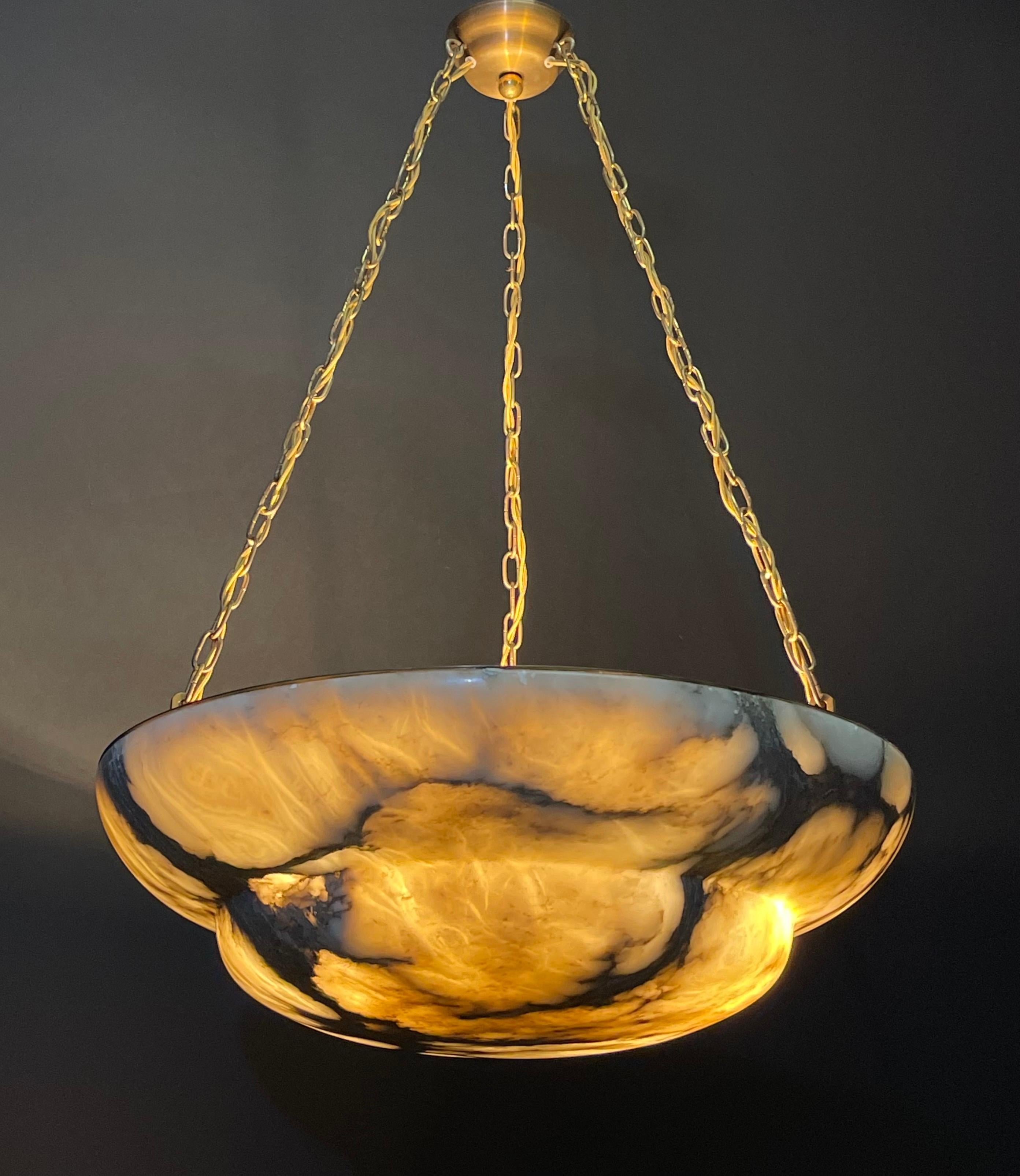 Early 20th Century Very Large Marbled Alabaster Bowl Pendant Chandelier, France, circa 1925  For Sale