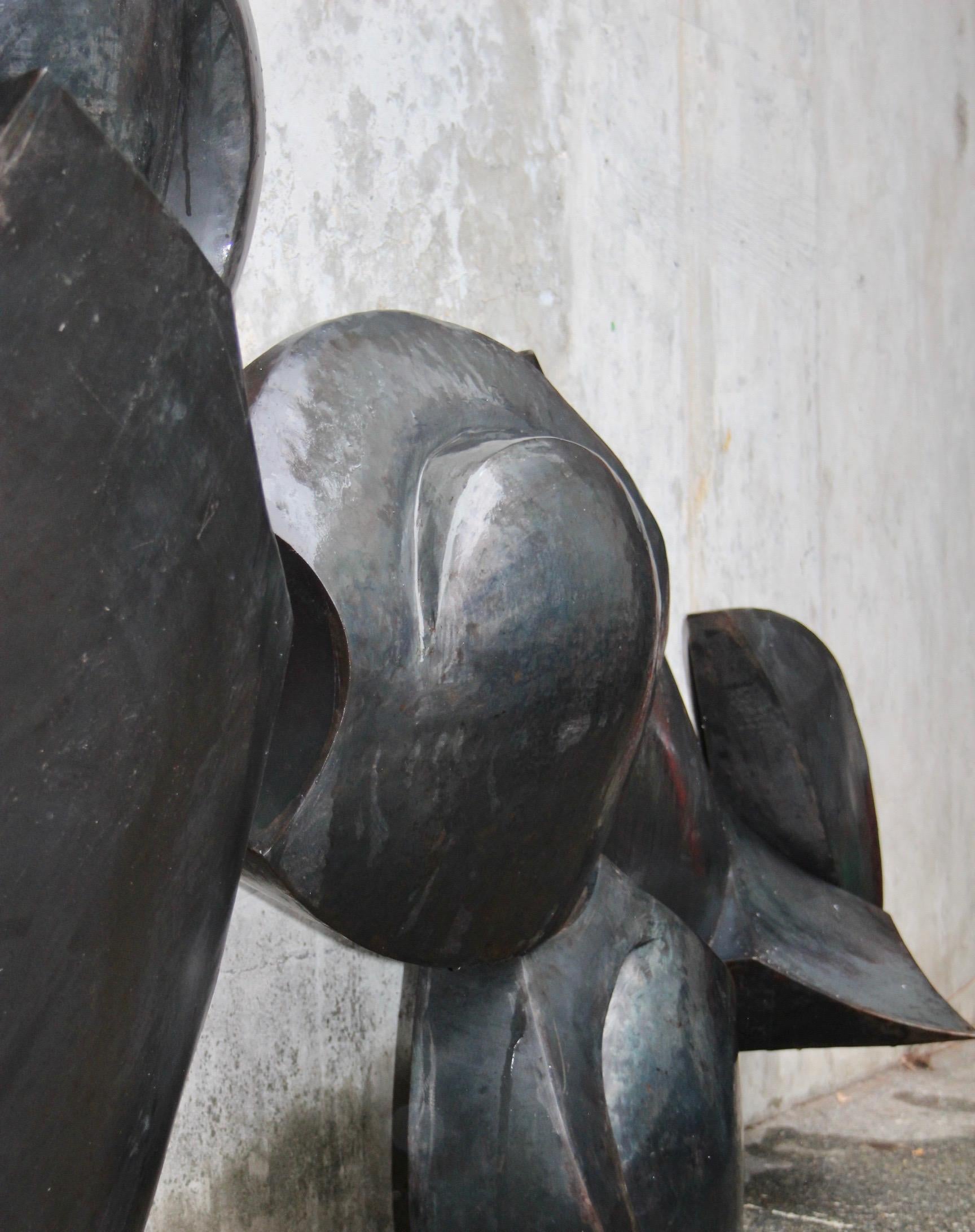 scultura in metallo di grandi dimensioni di Manuel Torres in vendita 2