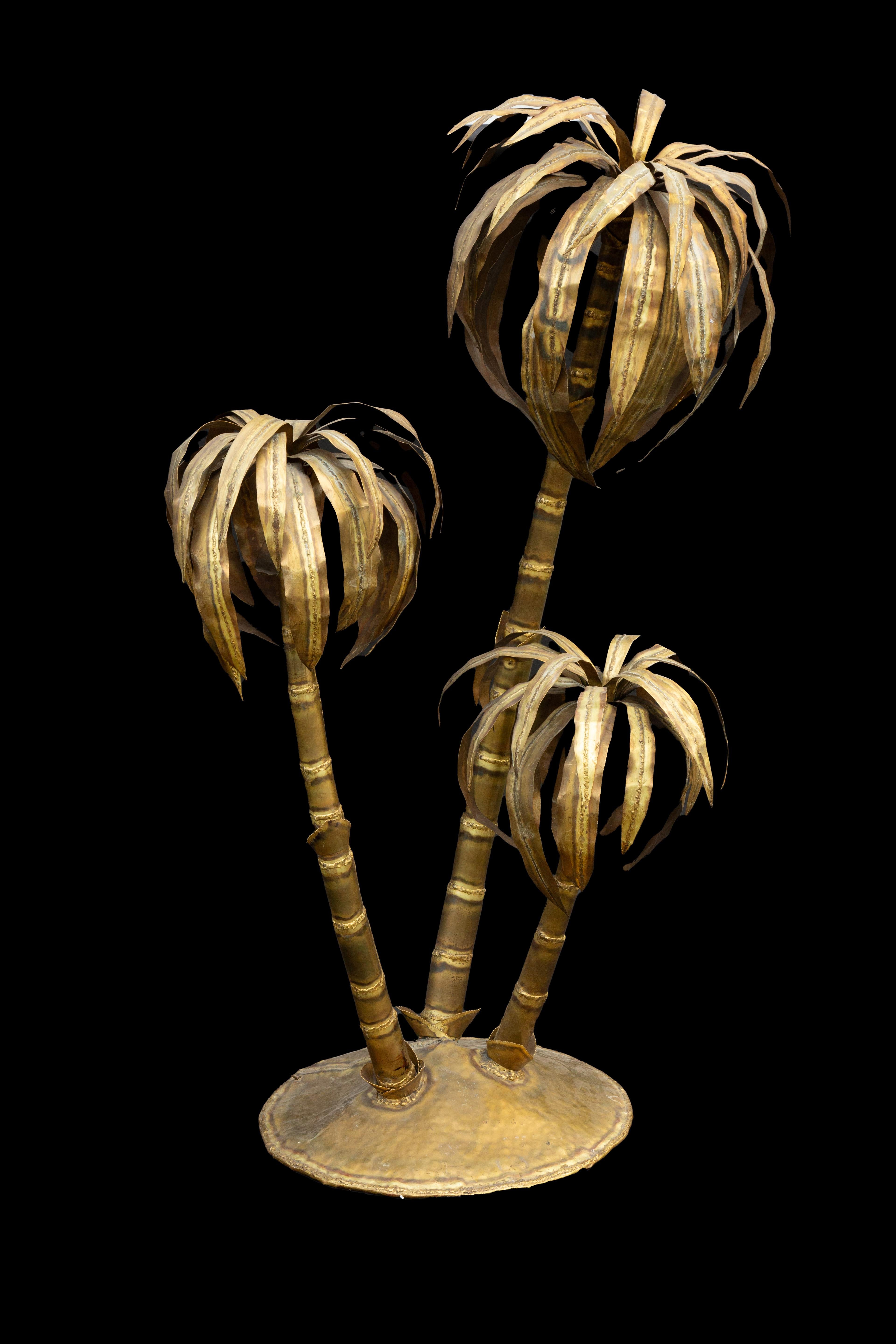 Très grand lampadaire en forme de palmier en laiton du milieu du siècle attribué à la Maison Jensen- 77 po. (H) en vente 1
