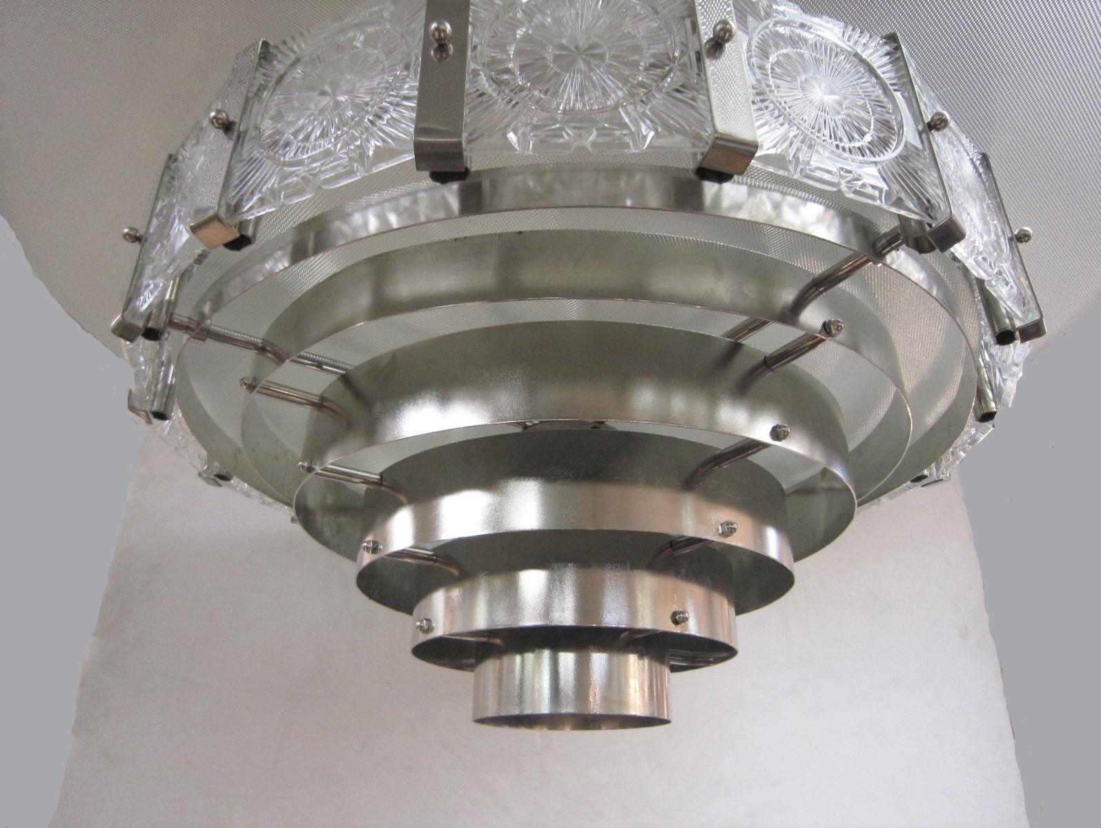 Very Large Mid-Century Modern 16-Sided Glass and Nickel Chandelier In Good Condition For Sale In New York City, NY