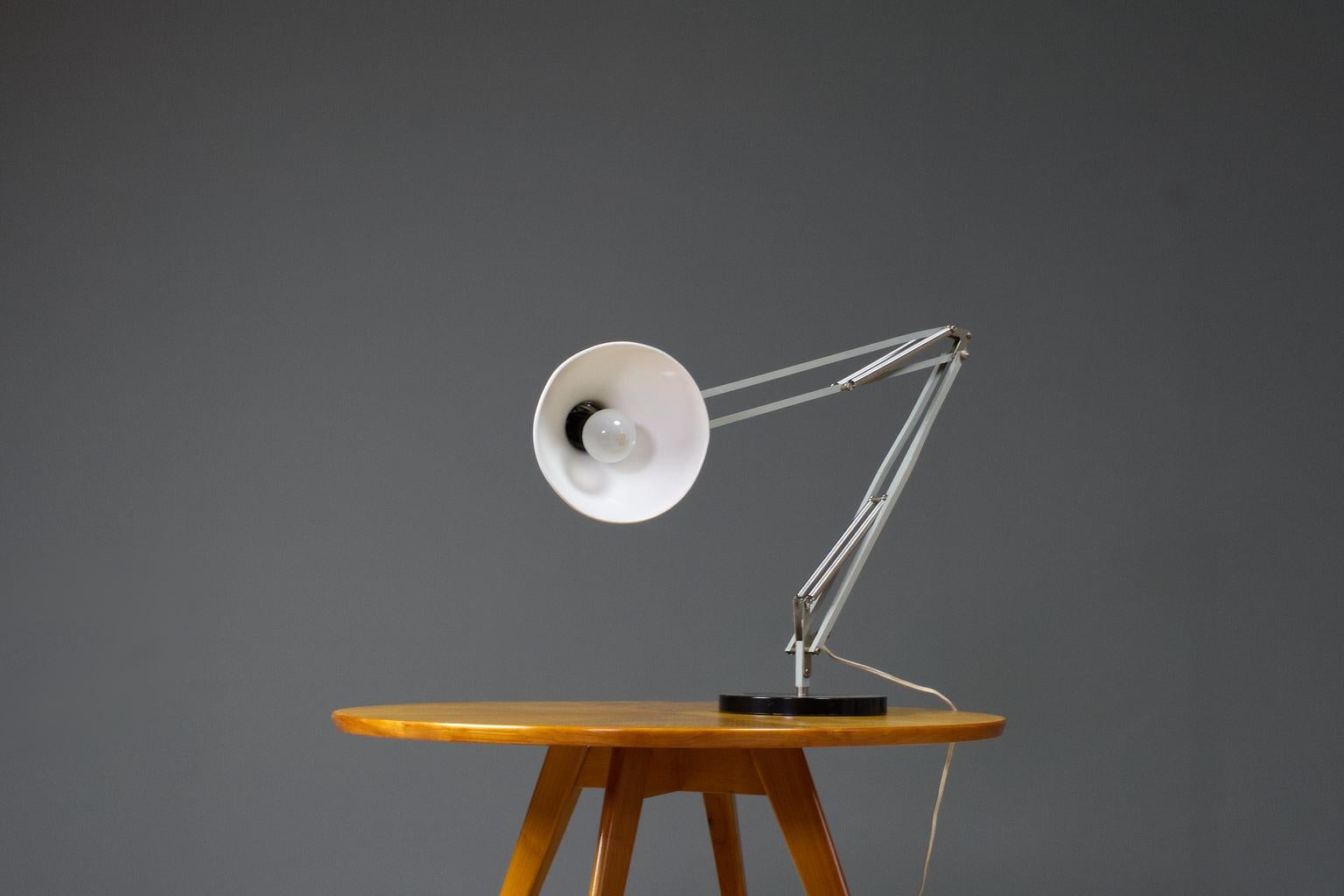 Very Large Mid-Century Modern Desk Light or Table Lamp in White by Hala 1967 In Good Condition For Sale In Beek en Donk, NL