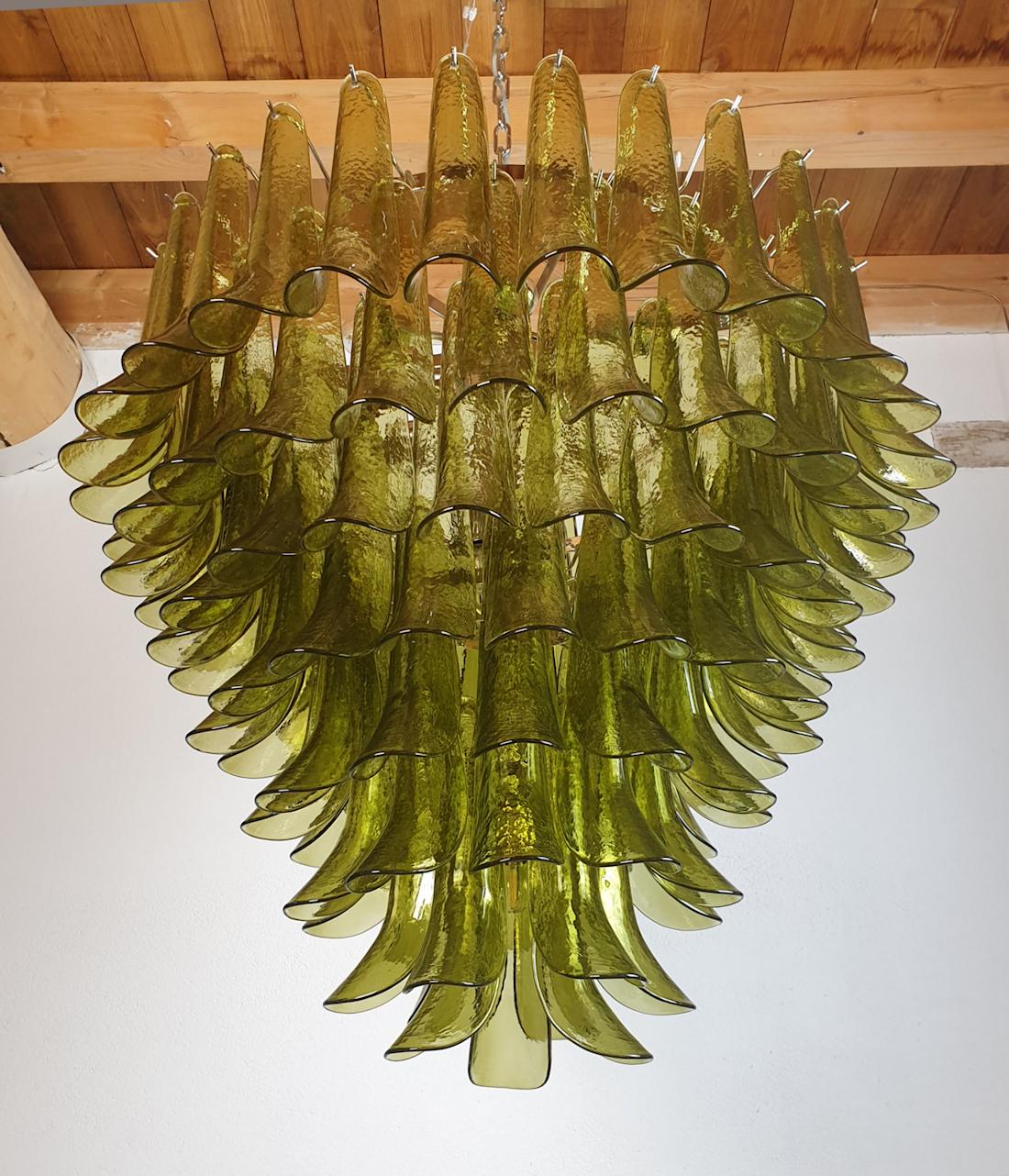Hand-Crafted Very Large Mid-Century Modern Green Murano Glass Chandelier, Mazzega Italy 1970s
