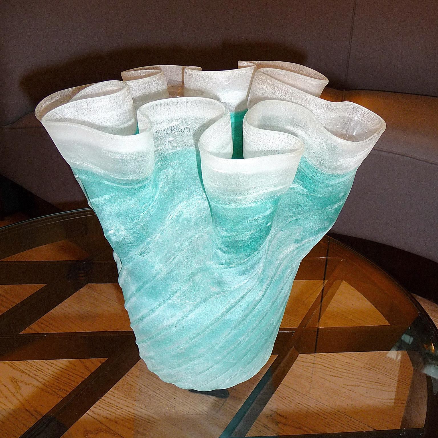 Appliqué Vaso di Murano Cenedese Scavo Cartoccio molto grande della metà del secolo scorso in vendita